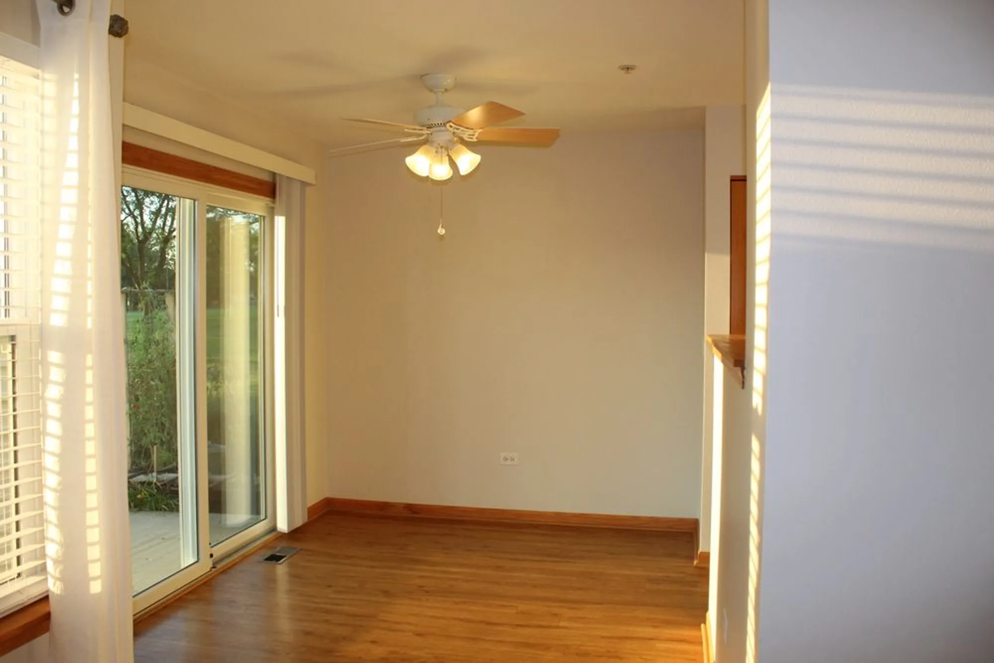 Property Slideshow image 10 of 43 | 13832 s balsam ln d, Plainfield, IL, 60544