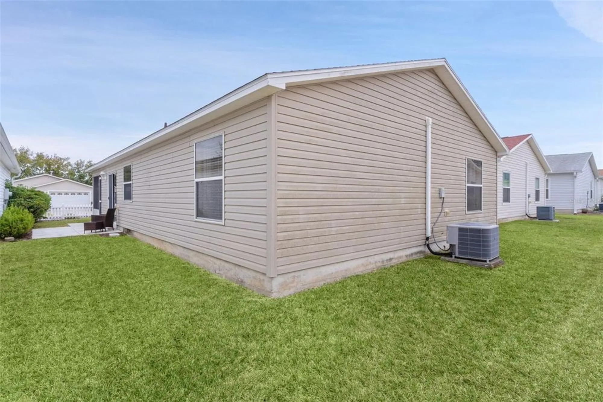 Property Slideshow image 33 of 55 | 2595 ascot loop, The Villages, FL, 32162