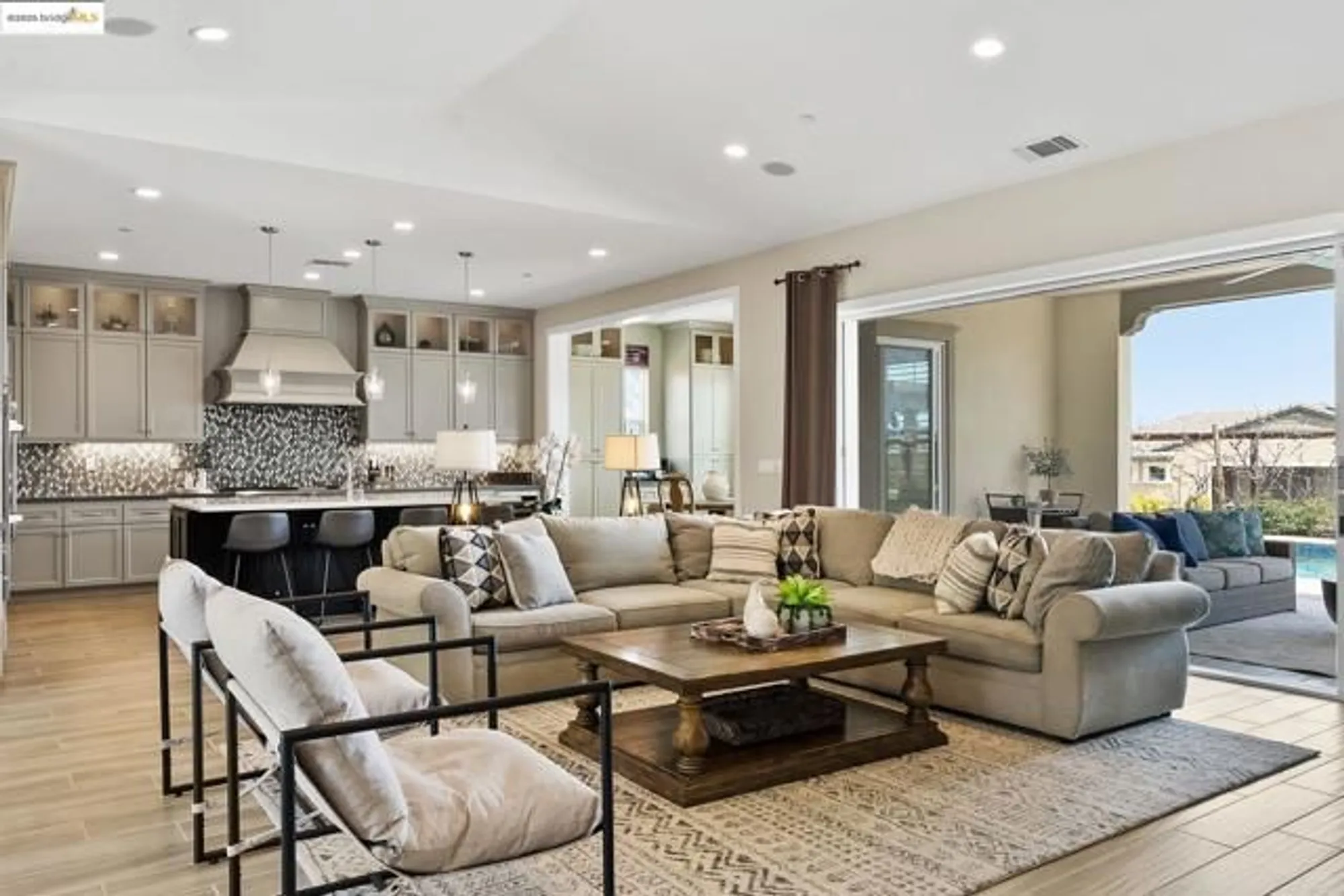 Property Slideshow image 13 of 54 | 1890 late harvest ct, Brentwood, CA, 94513