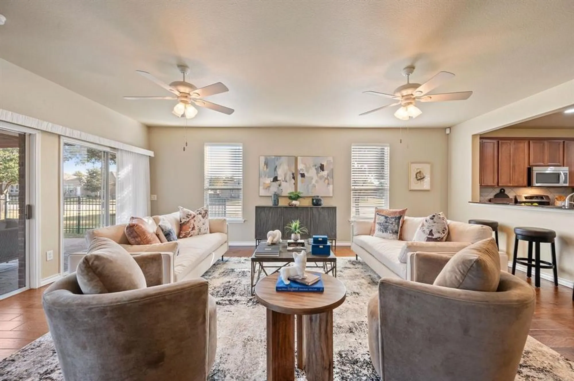 Property Slideshow image 13 of 39 | 7356 pasatiempo dr, Frisco, TX, 75036