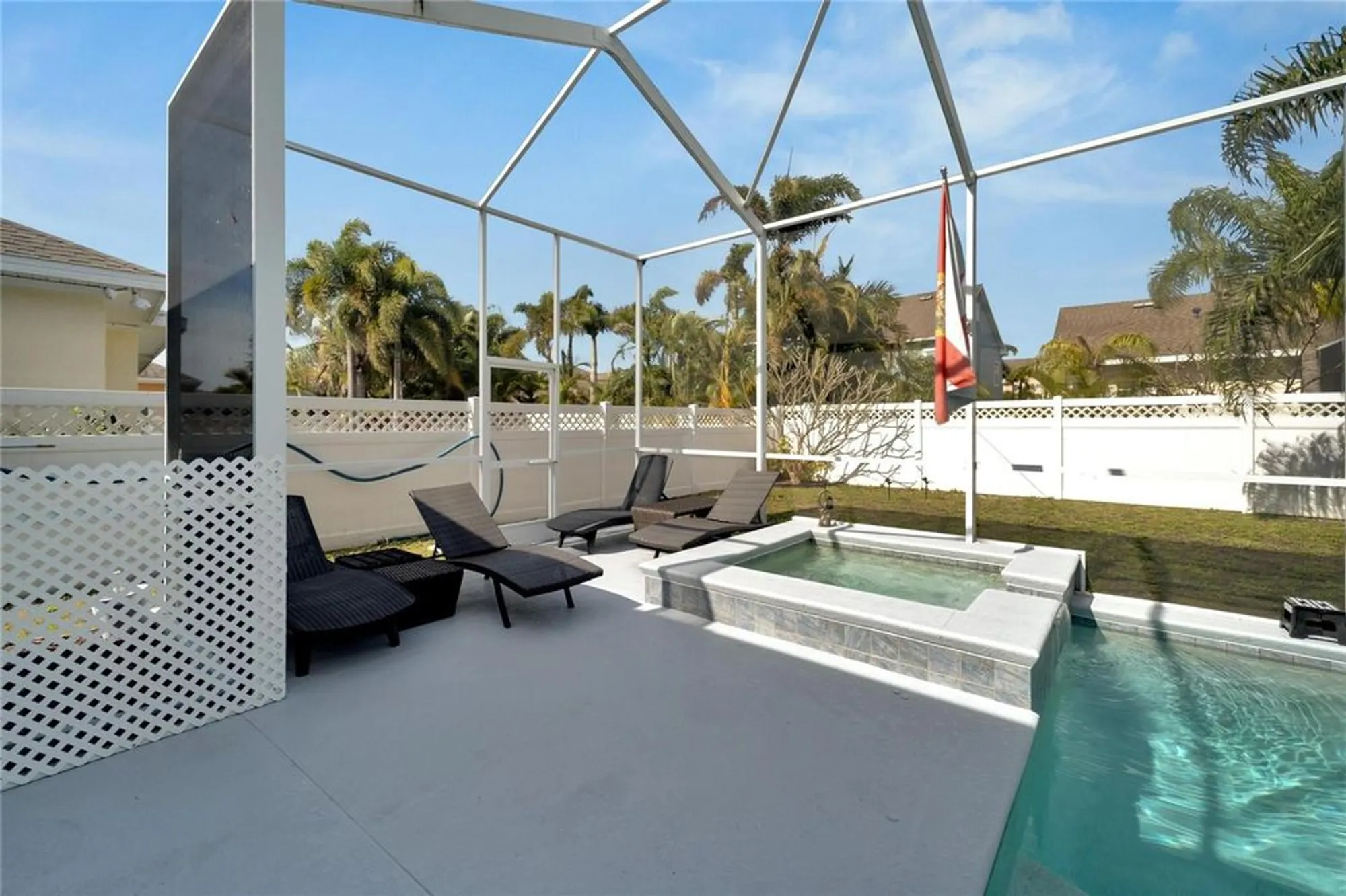 Property Slideshow image 9 of 60 | 527 manns harbor dr, Apollo Beach, FL, 33572