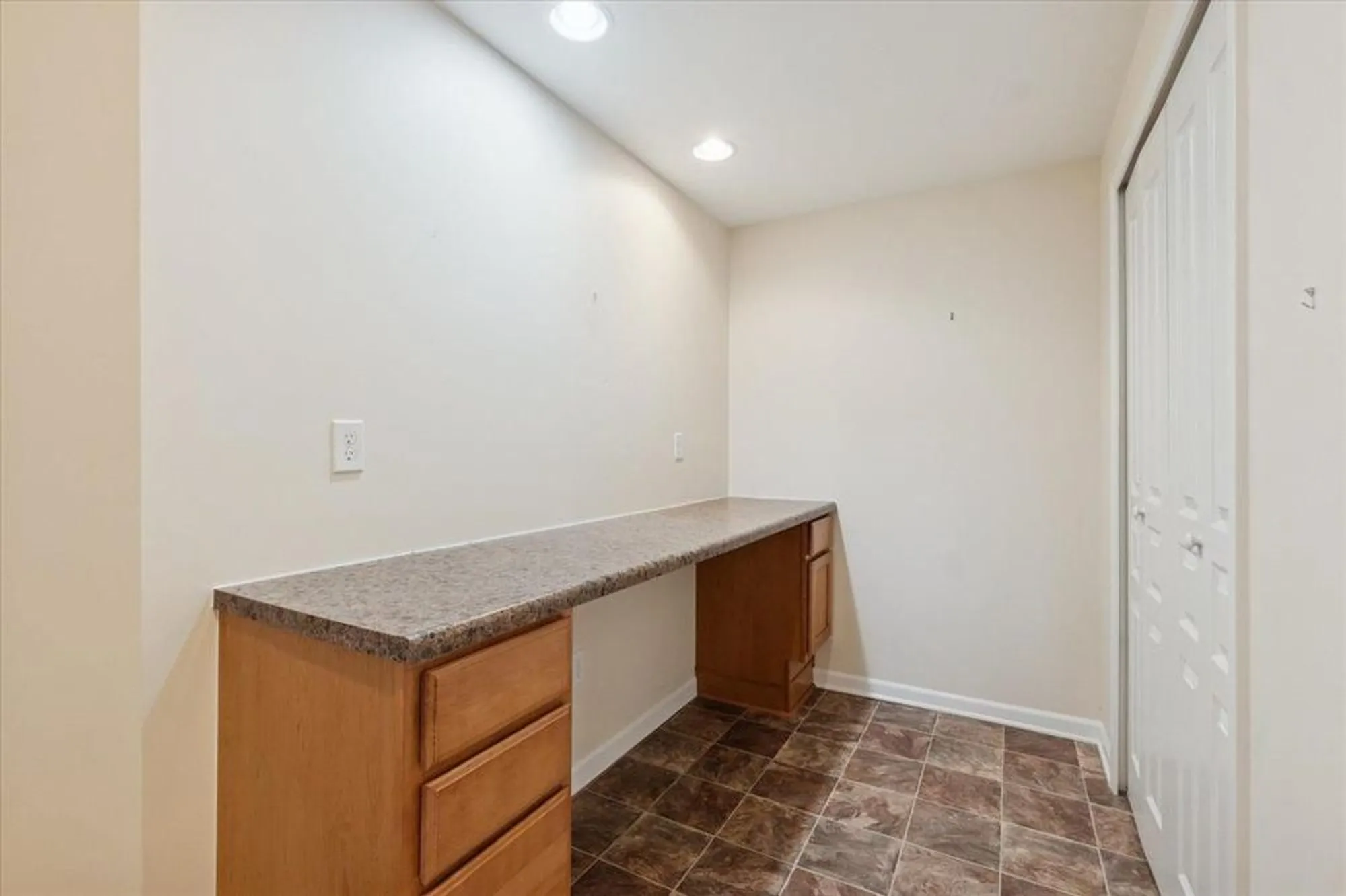 Property Slideshow image 32 of 67 | 9525 pine valley dr, Grand Blanc, MI, 48439