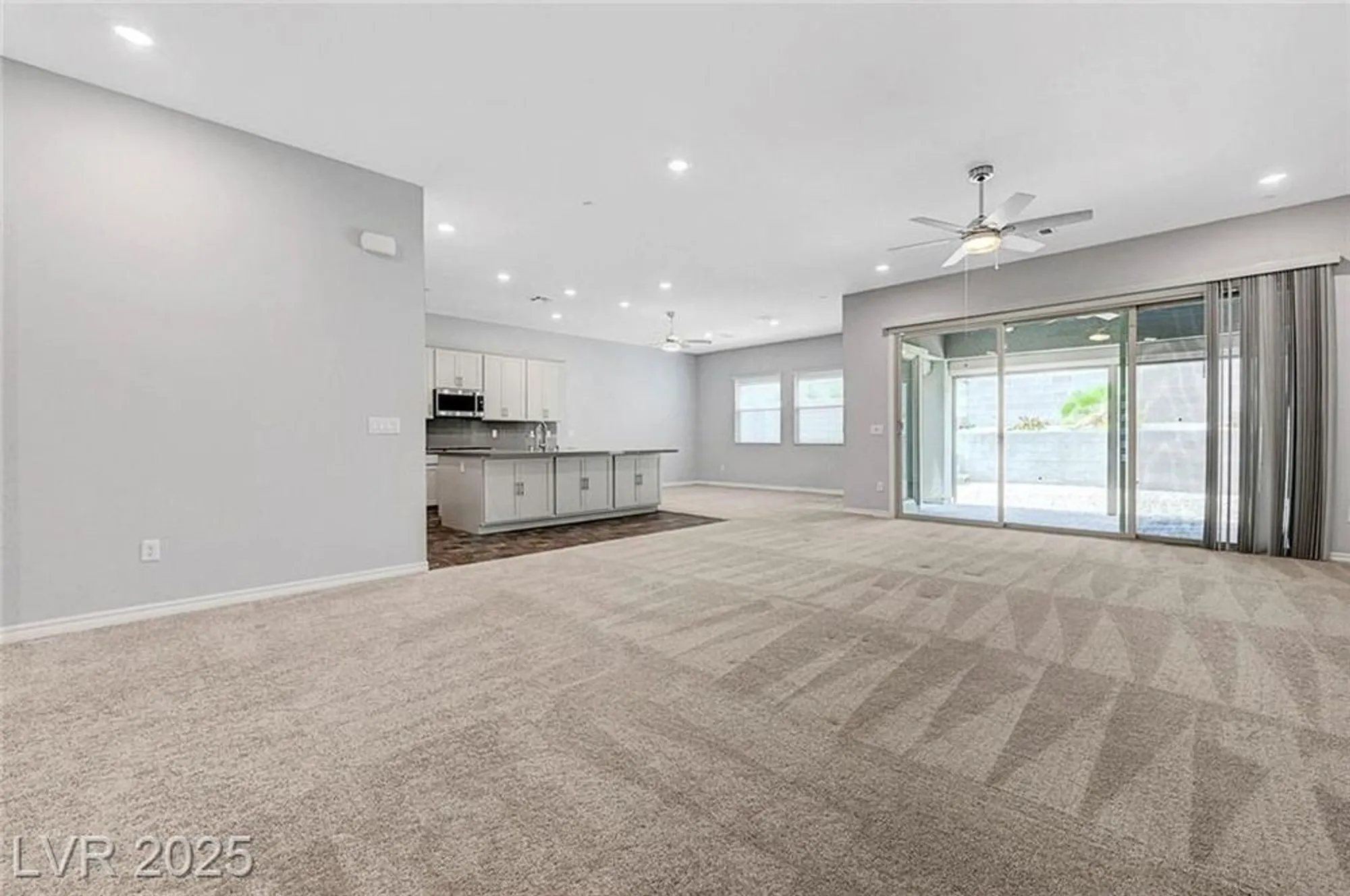 Property Slideshow image 7 of 44 | 977 edinburgh fields ct, Las Vegas, NV, 89138