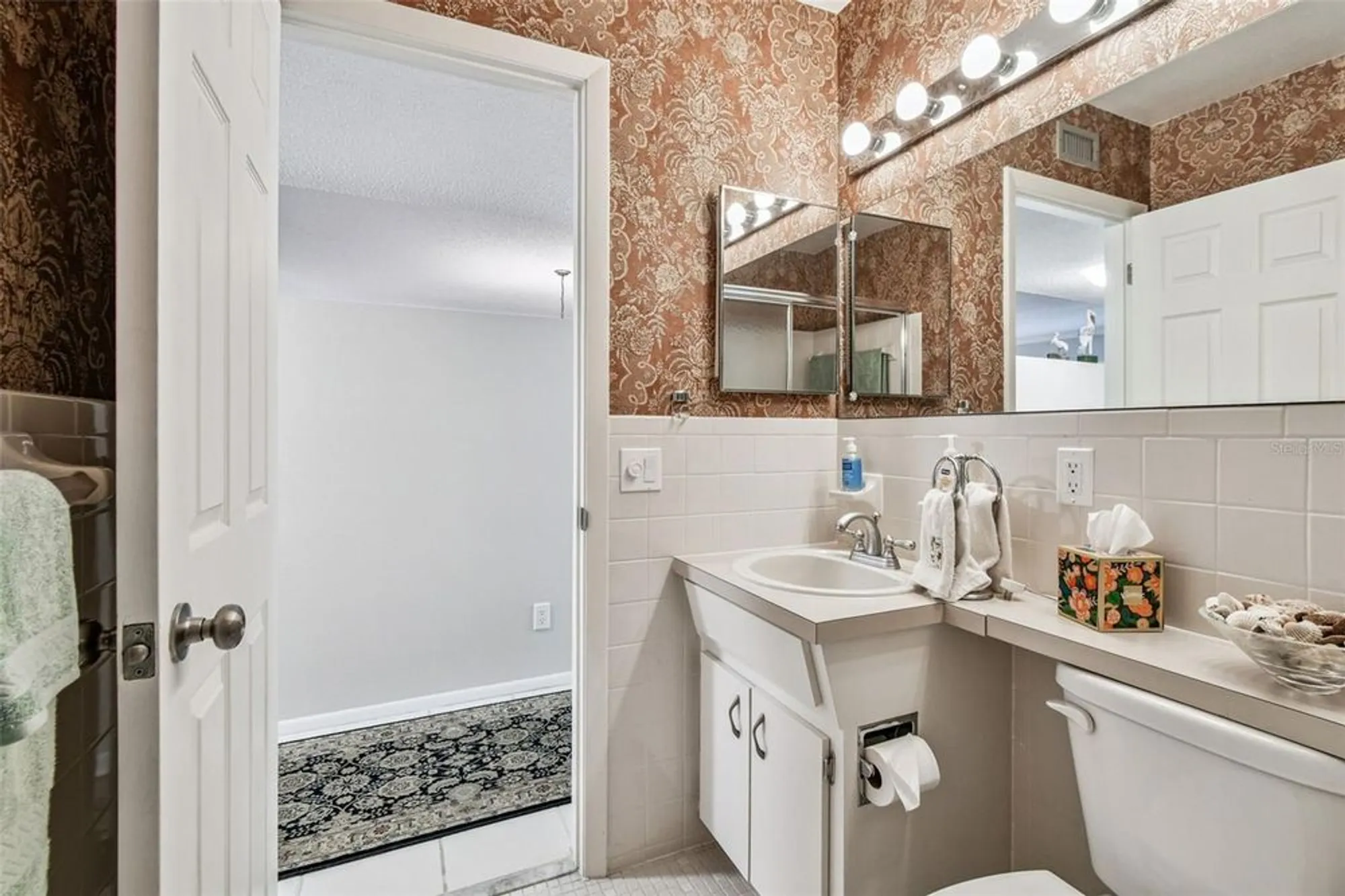 Property Slideshow image 23 of 74 | 2170 americus blvd 34, Clearwater, FL, 33763
