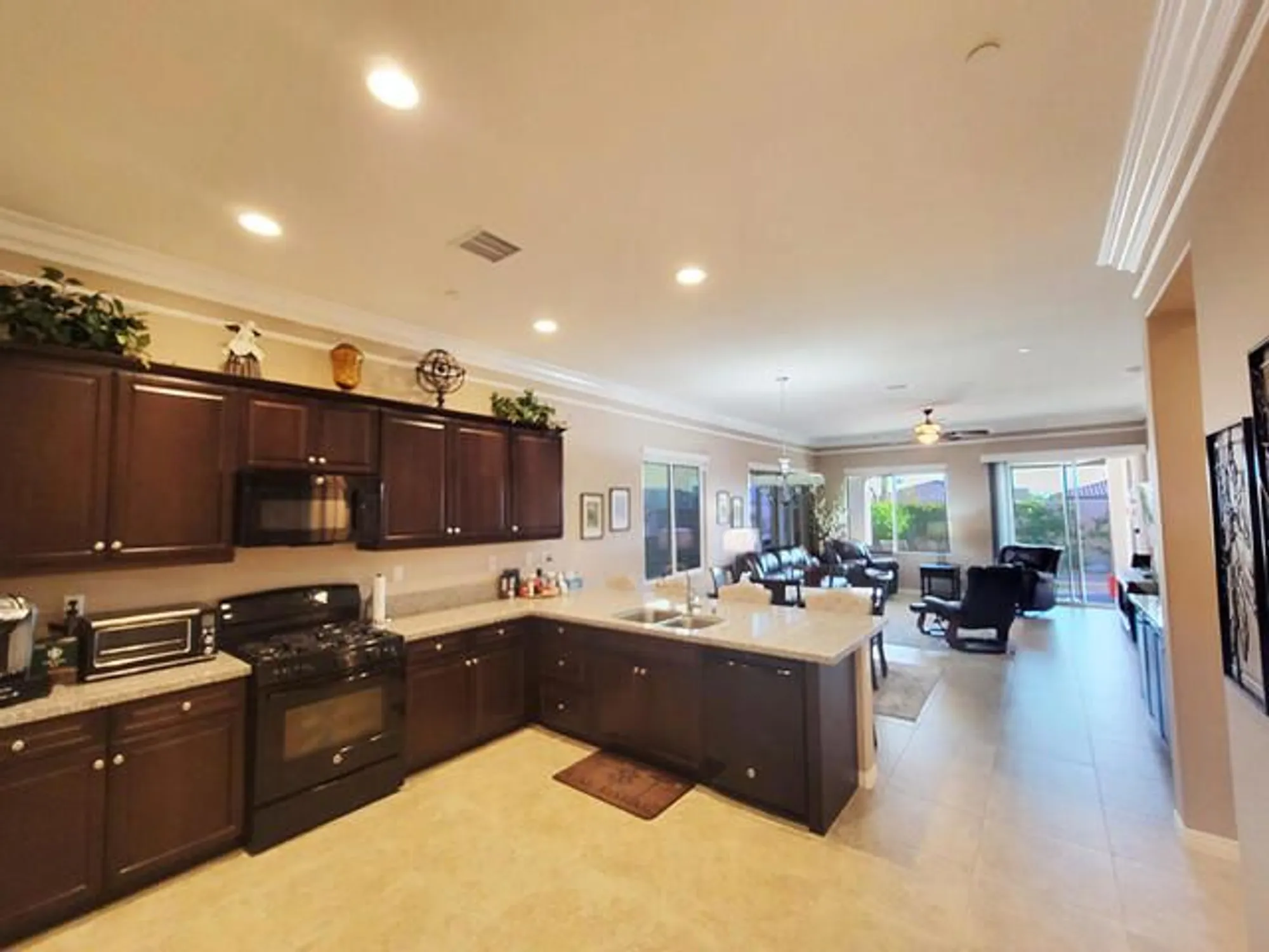 Property Slideshow image 12 of 57 | 85549 treviso dr, Indio, CA, 92203