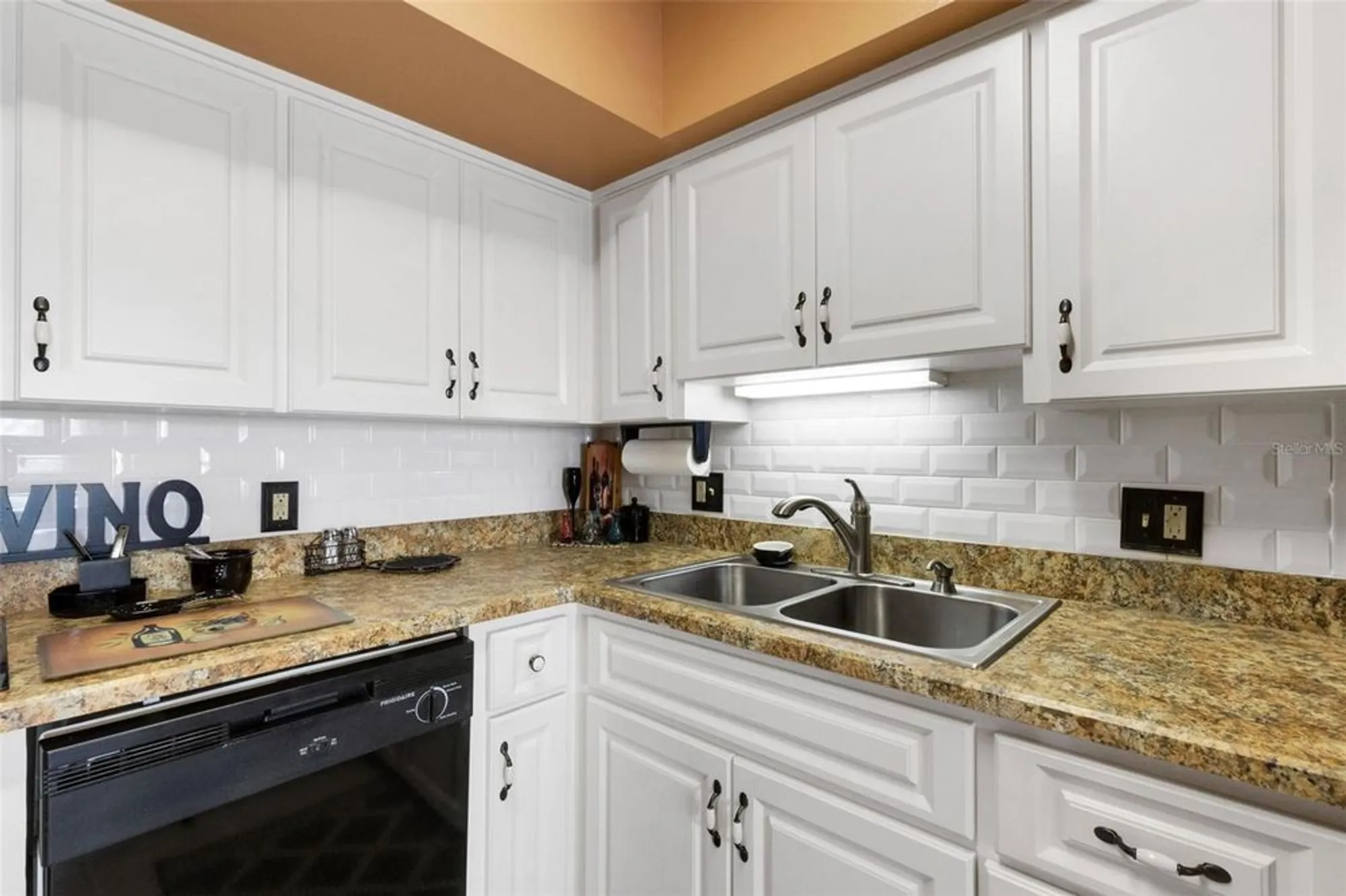 Property Slideshow image 11 of 70 | 2416 world parkway blvd apt 8, Clearwater, FL, 33763