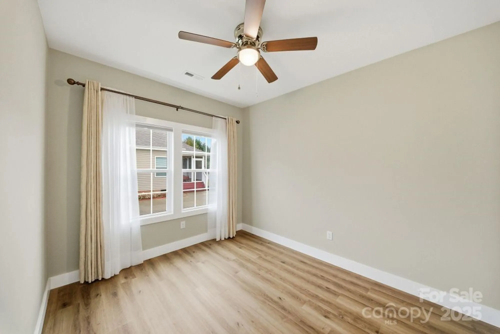 Property Slideshow image 20 of 36 | 457 riverwind dr, Hendersonville, NC, 28739