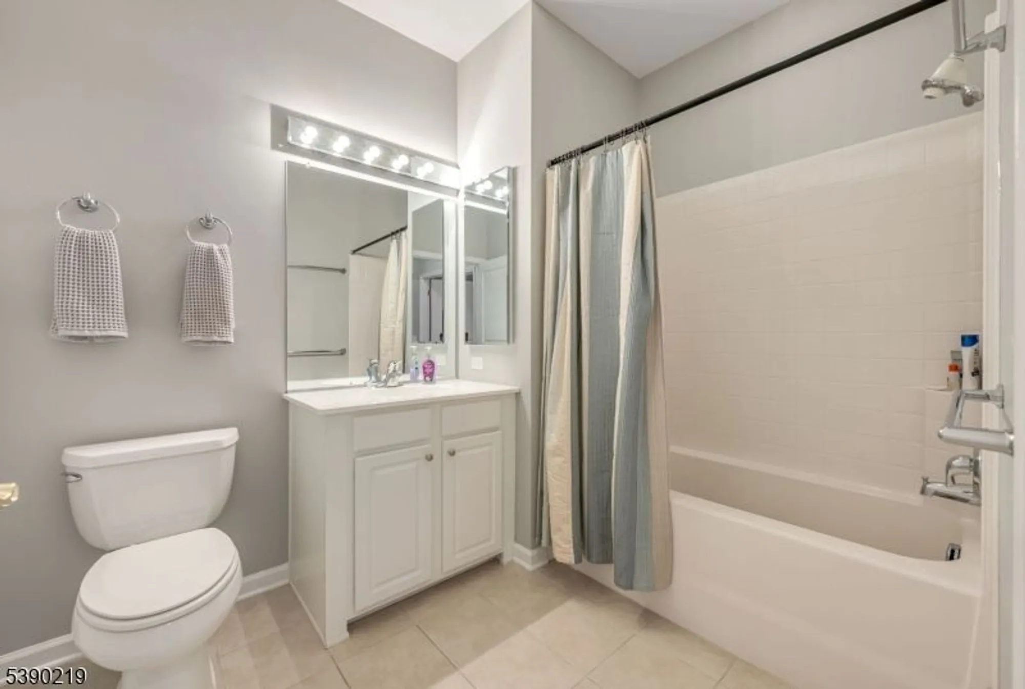 Property Slideshow image 16 of 28 | 9116 warrens way # 116, Wanaque, NJ, 07465