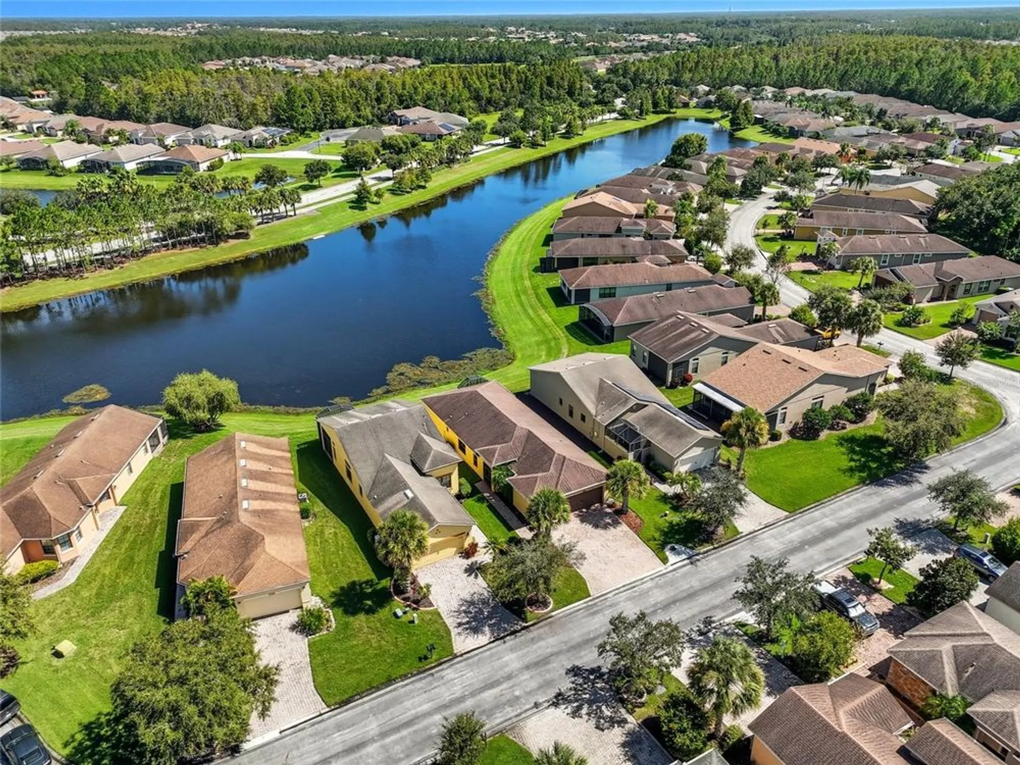 Property Slideshow image 4 of 50 | 1824 pelican hill way, Poinciana, FL, 34759