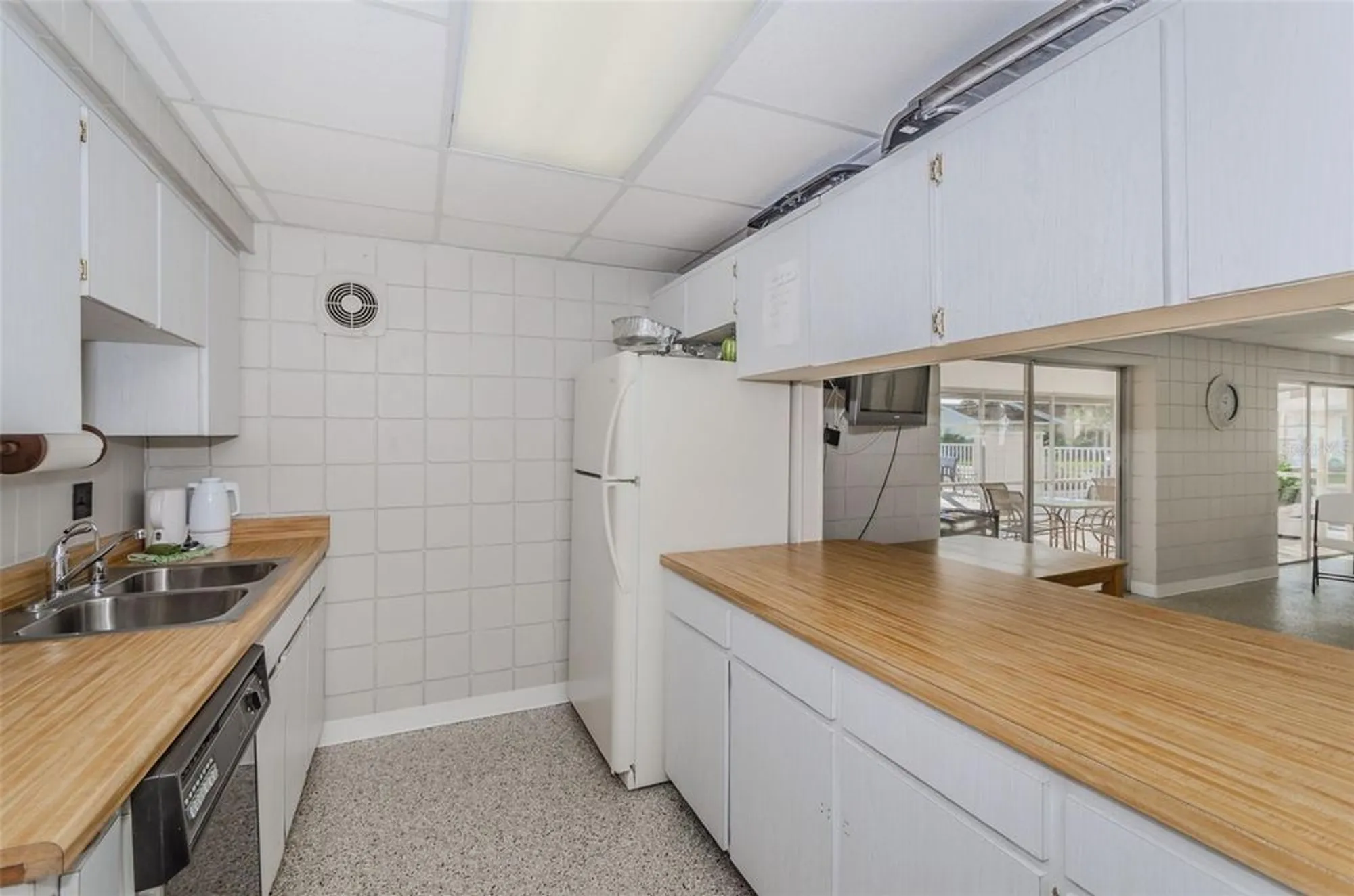 Property Slideshow image 41 of 50 | 1055 loch haven dr, Dunedin, FL, 34698