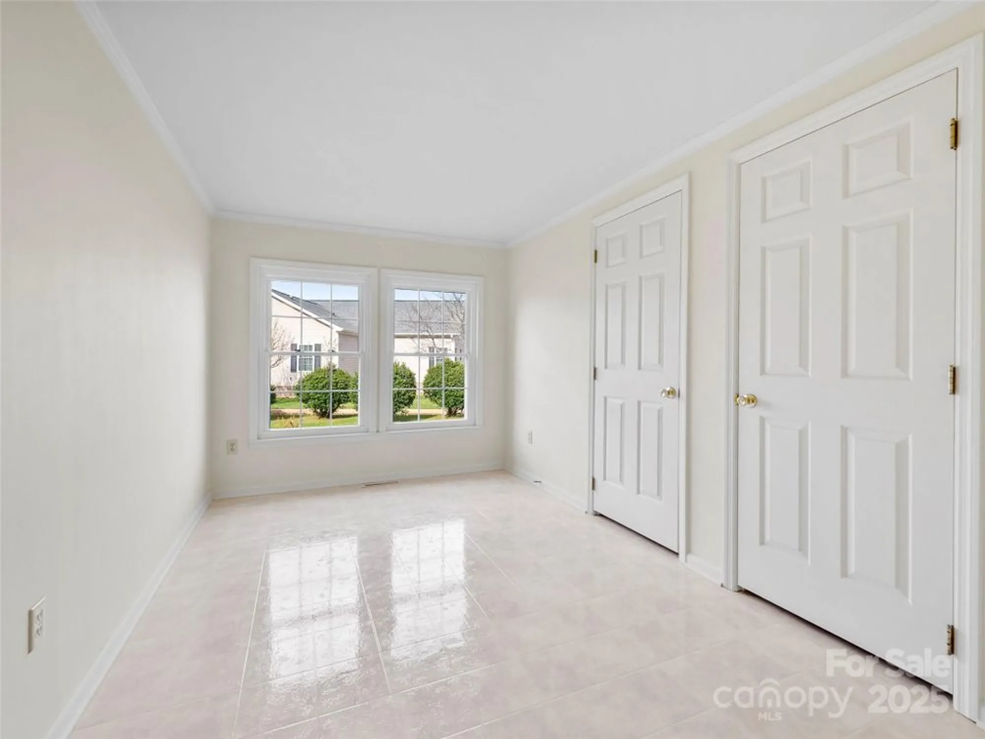 Property Slideshow image 16 of 19 | 233 white ash cir, Hendersonville, NC, 28739