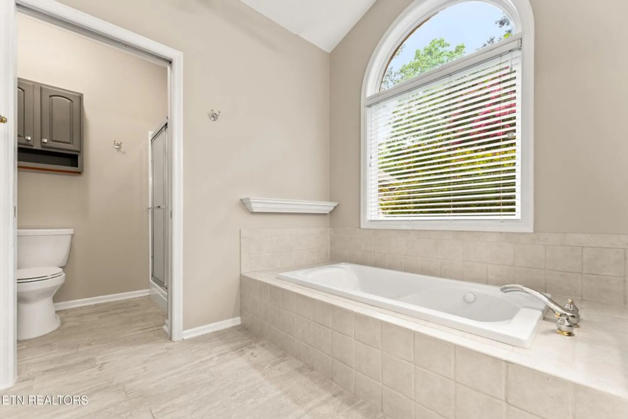 Property Slideshow image 23 of 58 | 123 inata cir, Loudon, TN, 37774