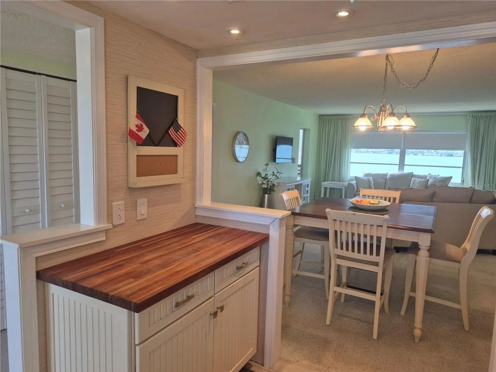 Property Slideshow image 6 of 25 | 4750 cove cir apt 304, St Petersburg, FL, 33708