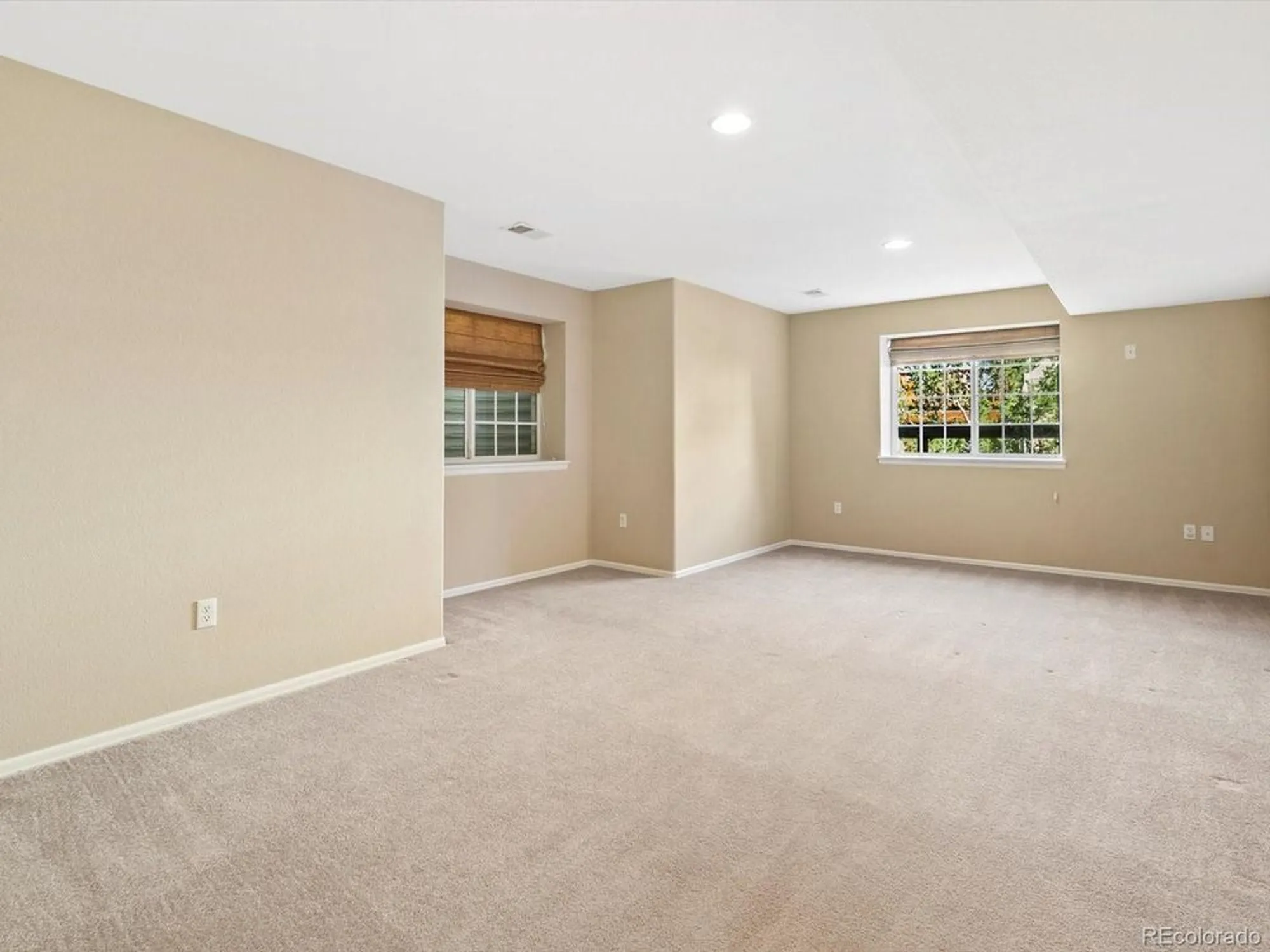 Property Slideshow image 19 of 32 | 22383 e heritage pkwy, Aurora, CO, 80016