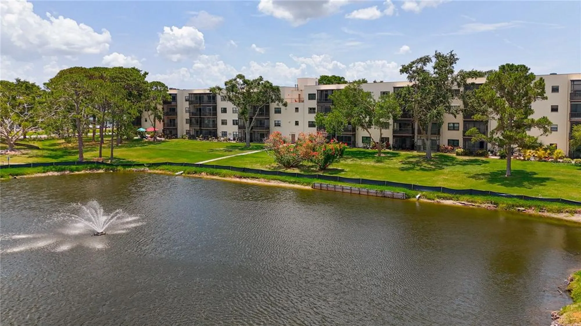 Property Slideshow image 13 of 51 | 5920 80th st n unit 406, Saint Petersburg, FL, 33709