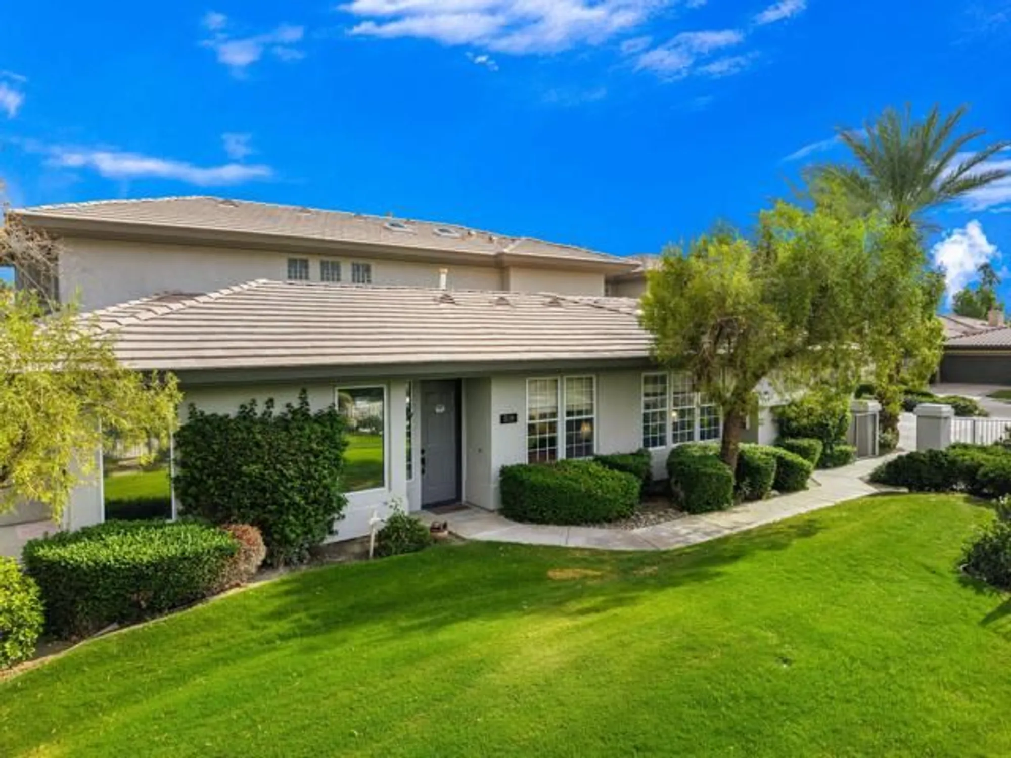 Property Slideshow image 9 of 43 | 55199 laurel vly, La Quinta, CA, 92253