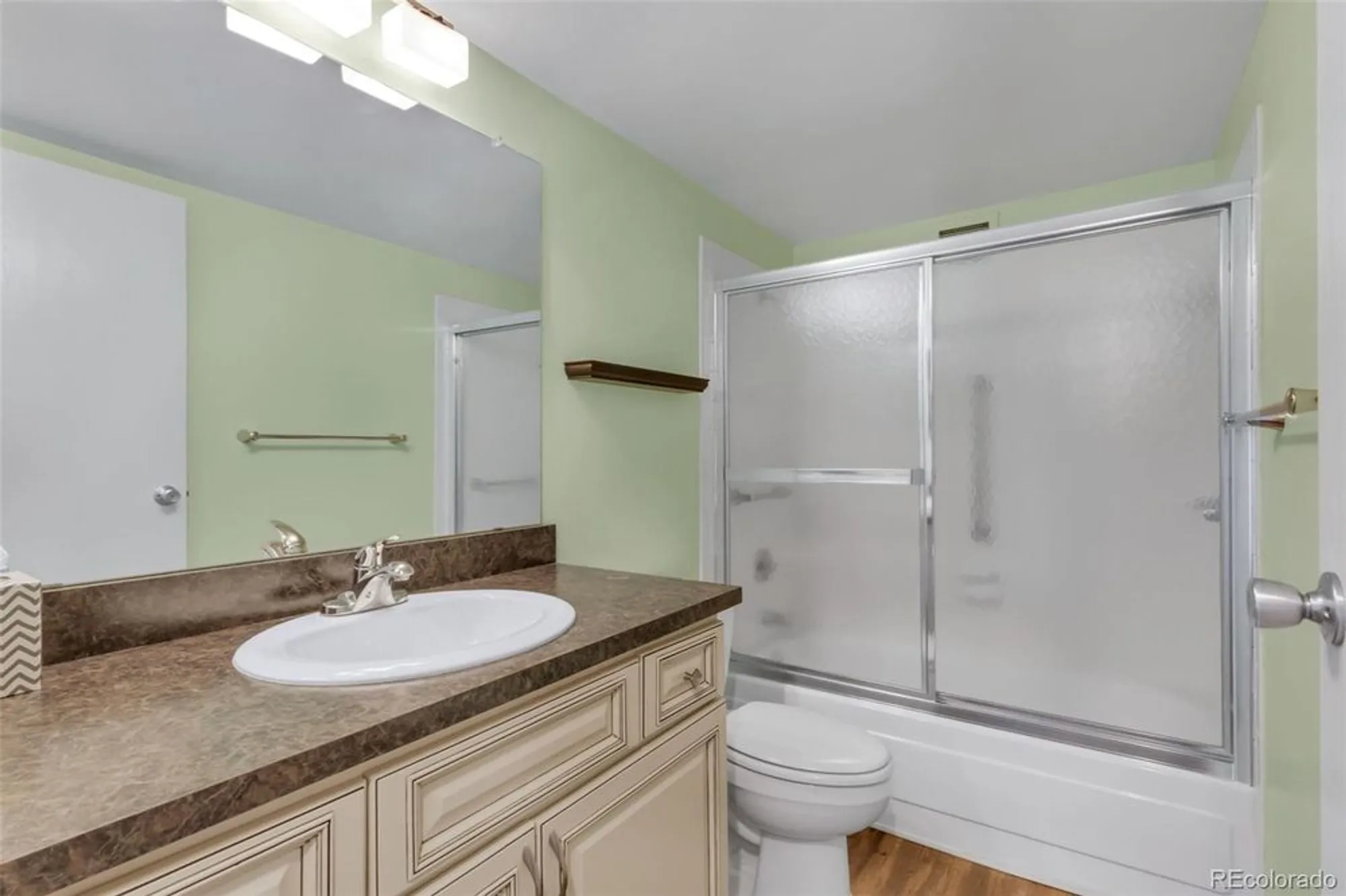 Property Slideshow image 23 of 45 | 14102 e linvale pl apt 403, Aurora, CO, 80014
