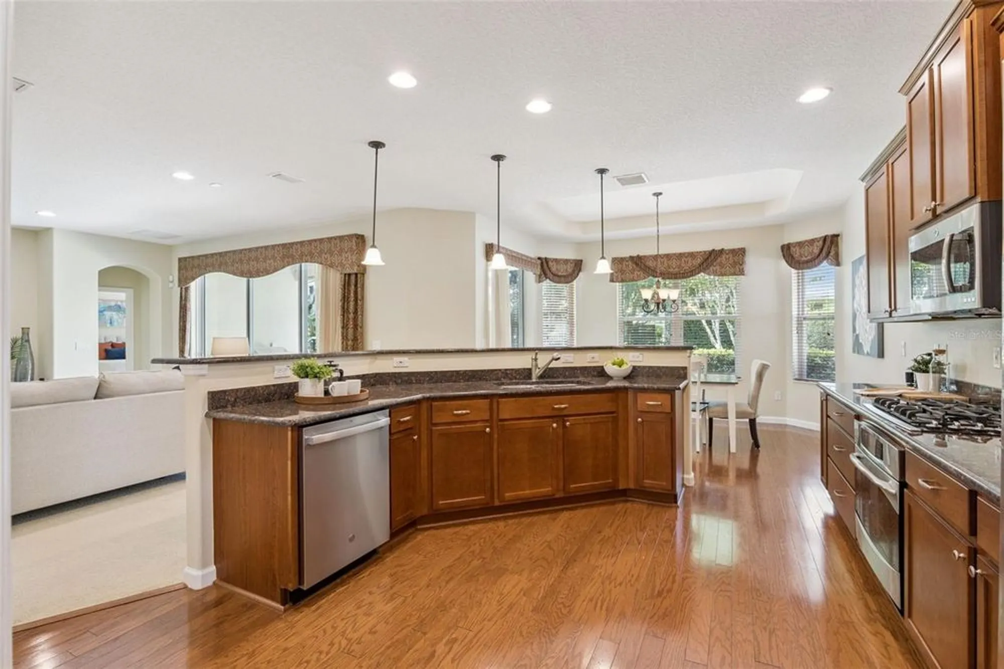 Property Slideshow image 11 of 48 | 1612 lincolnshire dr, Deland, FL, 32724