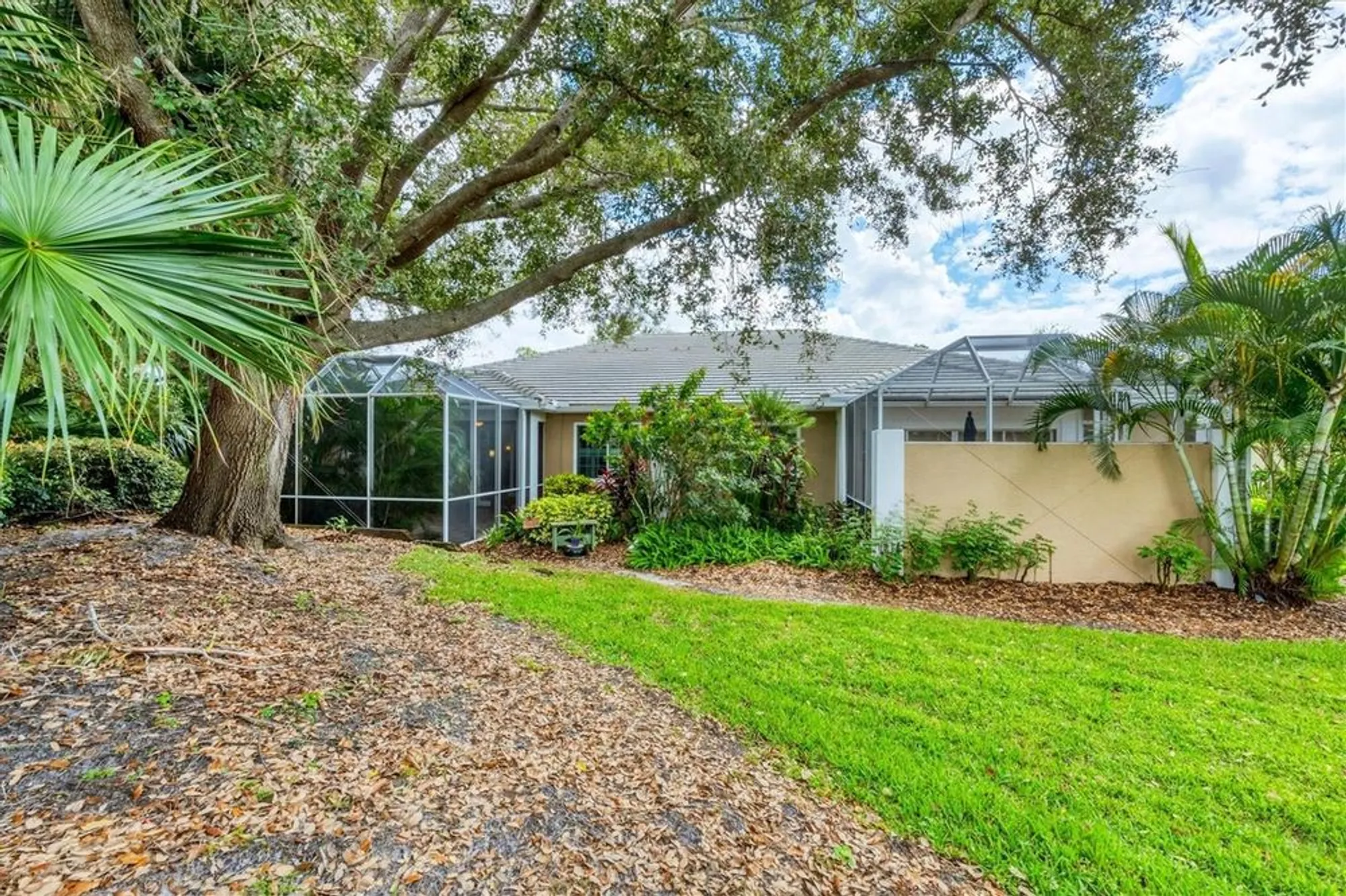 Property Slideshow image 26 of 44 | 914 barclay ct, Venice, FL, 34293