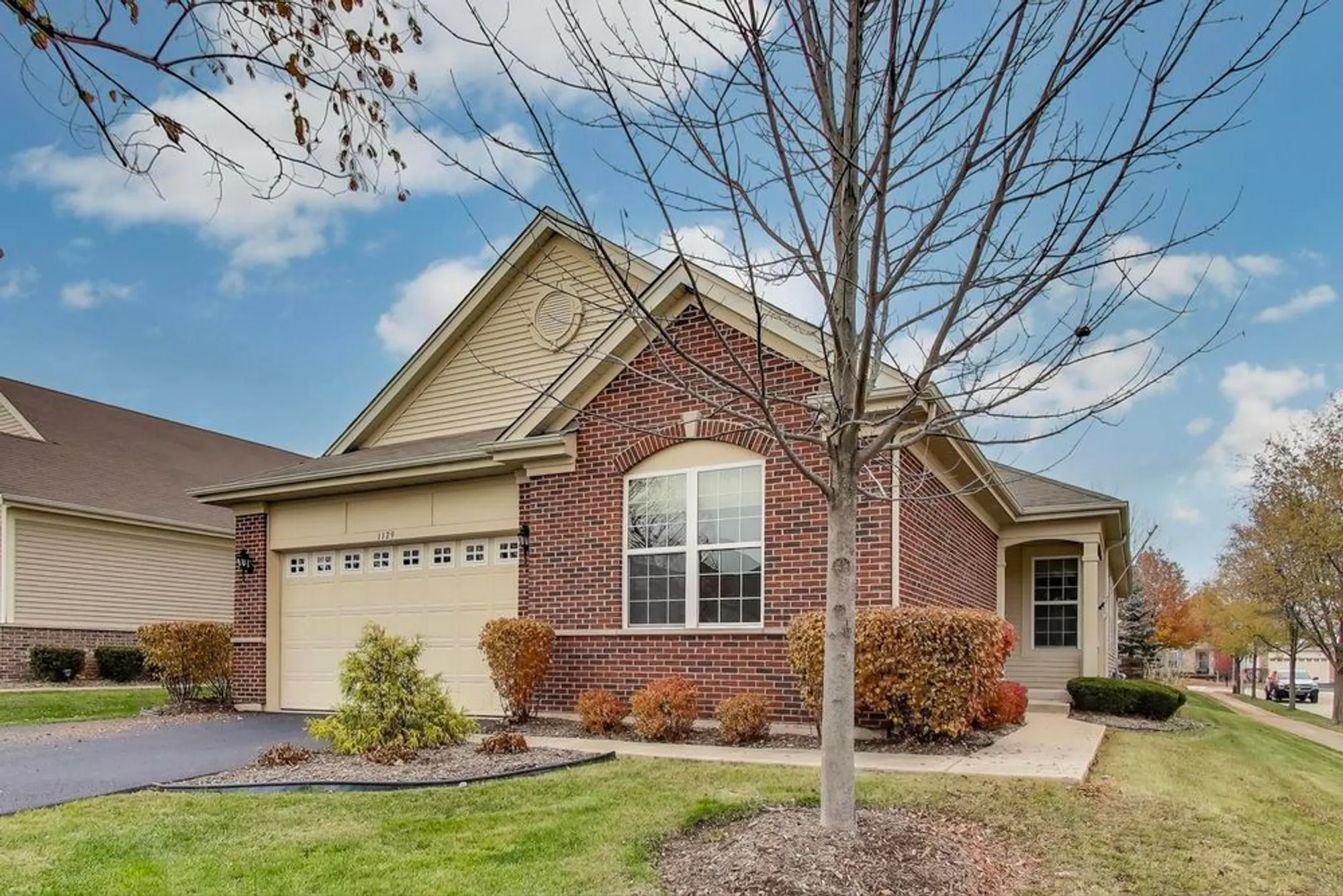 Property Slideshow image 1 of 27 | 1129 drury ln, Aurora, IL, 60502