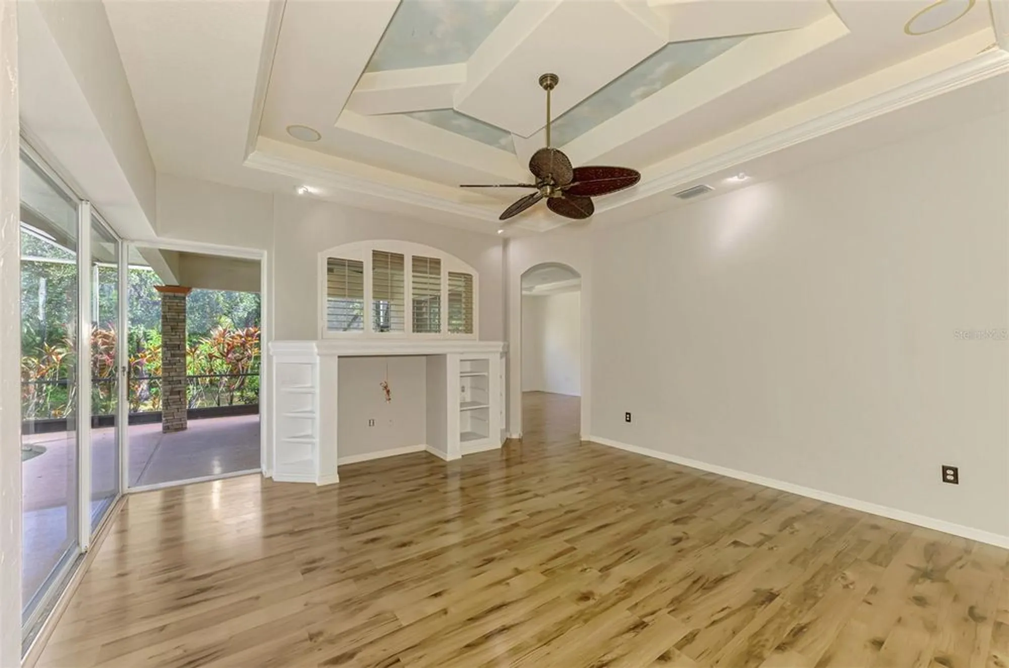 Property Slideshow image 14 of 79 | 4889 carrington cir, Sarasota, FL, 34243