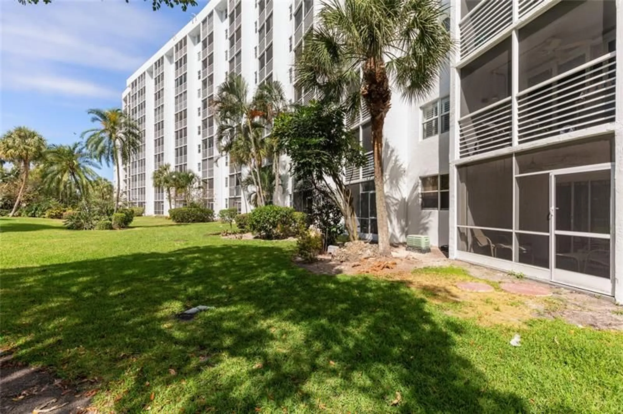 Property Slideshow image 7 of 27 | 2731 ne 14th street cswy 121, Pompano Beach, FL, 33062