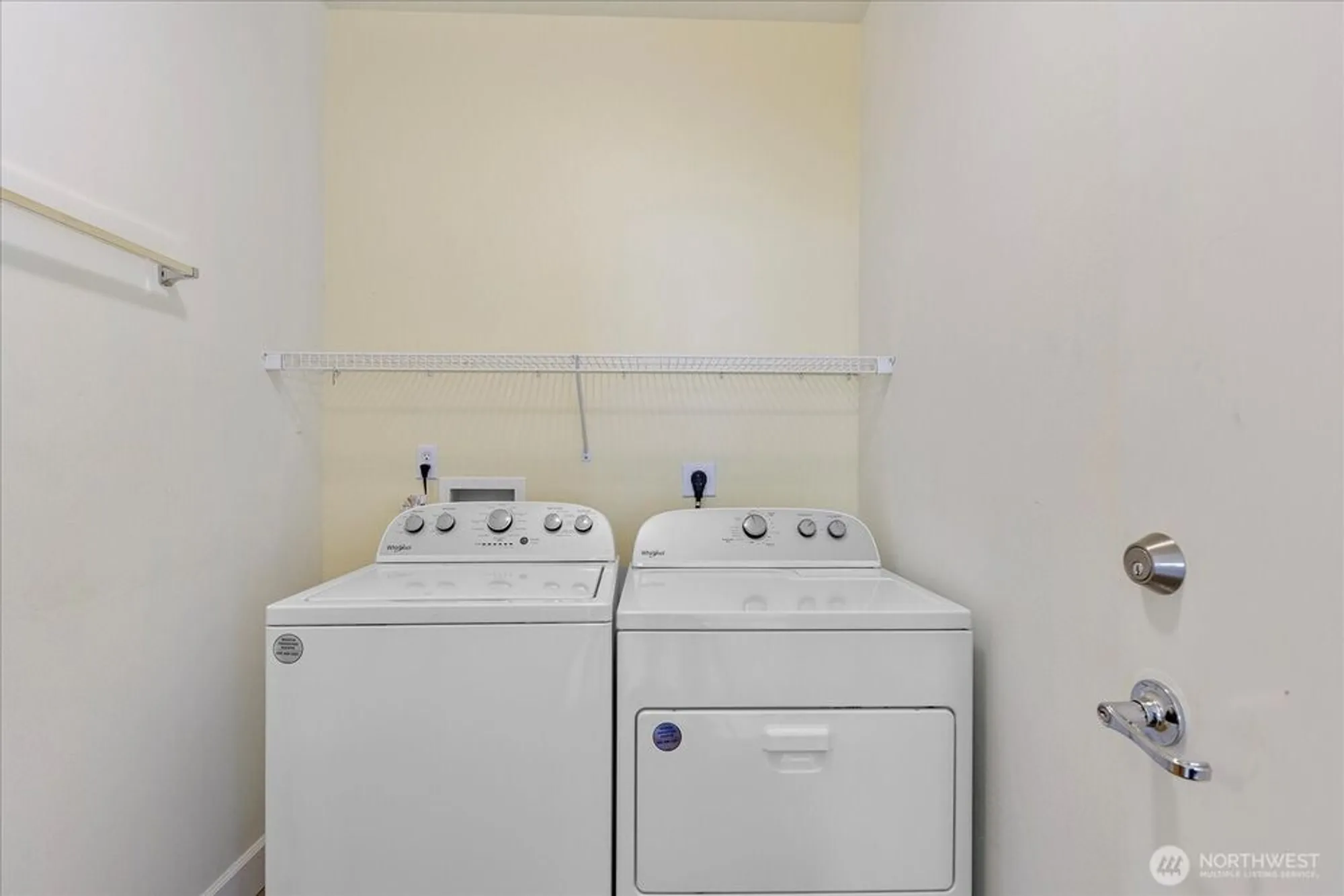 Property Slideshow image 20 of 32 | 13720 231st ln, Redmond, WA, 98053