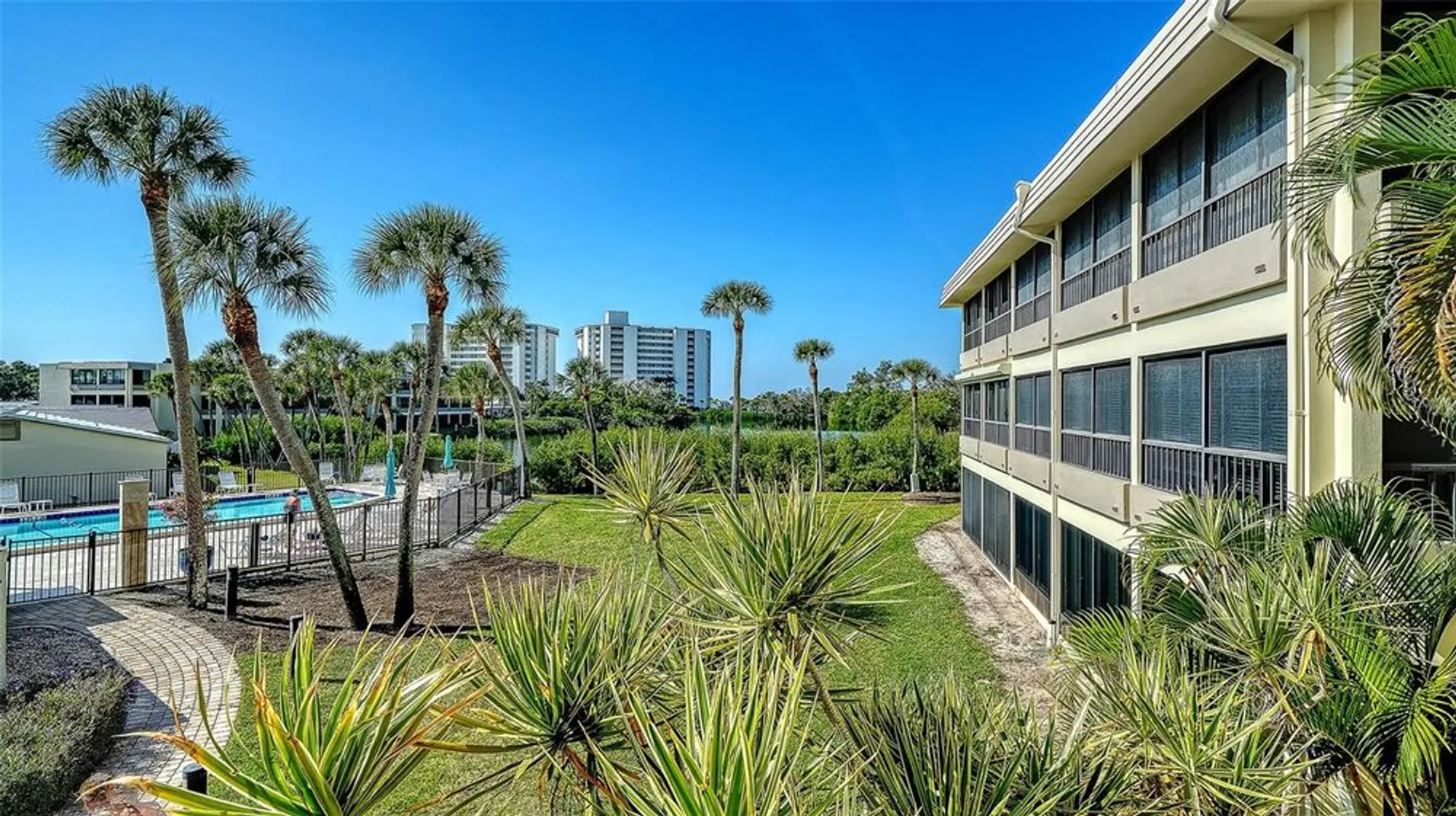 Property Slideshow image 14 of 71 | 199 whispering sands dr apt 201, Sarasota, FL, 34242