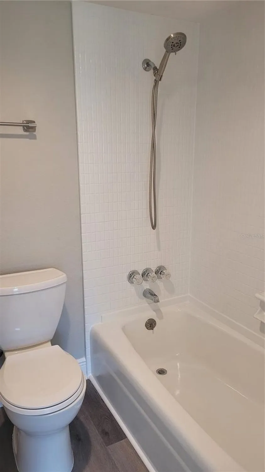 Property Slideshow image 9 of 32 | 4650 cove cir apt 111, St Petersburg, FL, 33708