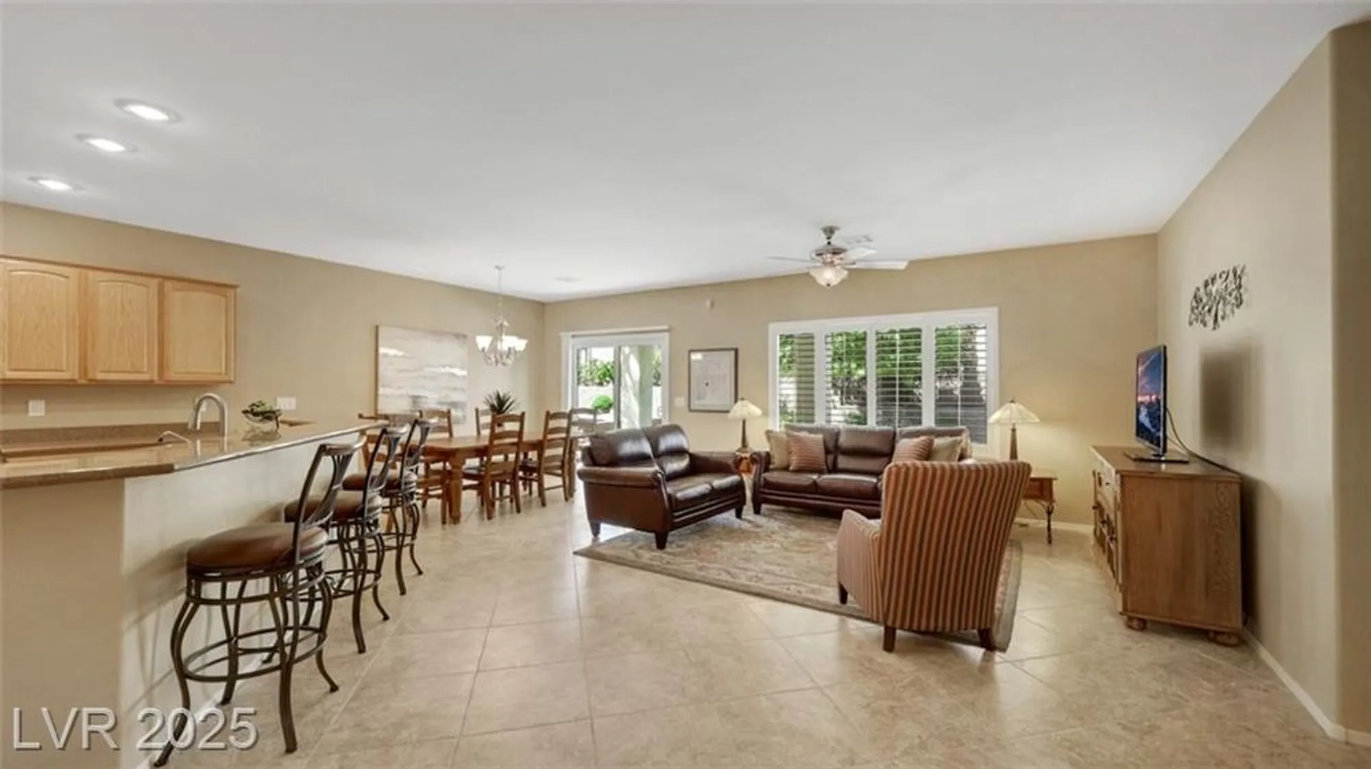 Property Slideshow image 14 of 65 | 2119 burtonsville dr, Henderson, NV, 89044