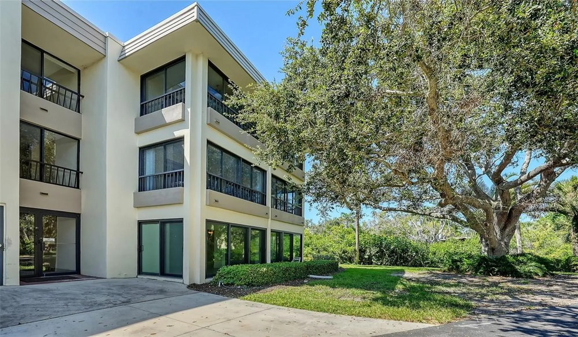 Property Slideshow image 66 of 91 | 225 hourglass way apt 103, Sarasota, FL, 34242