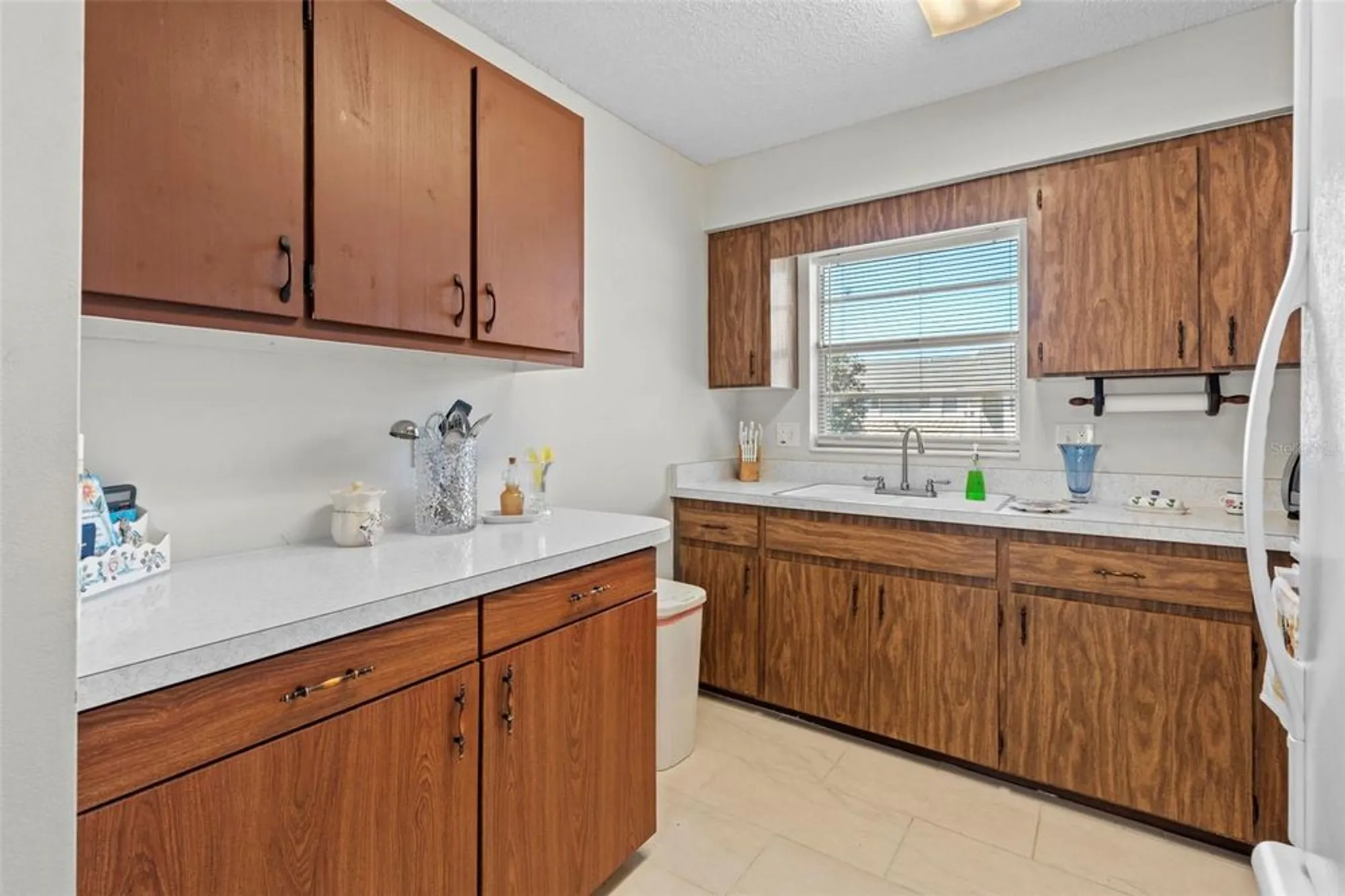 Property Slideshow image 8 of 18 | 151 n hill ave # 100, Deland, FL, 32724