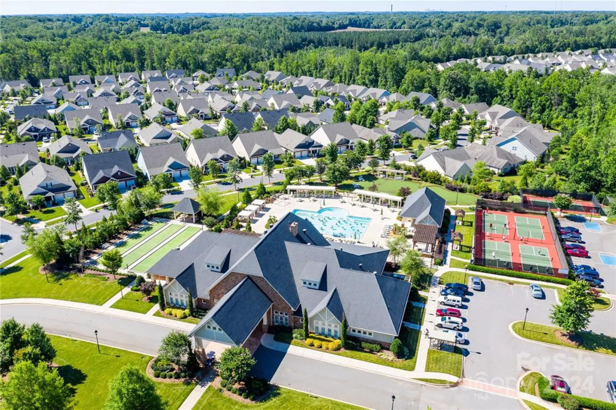 Property Slideshow image 5 of 17 | 12724 hazelbrook ln, Cornelius, NC, 28031