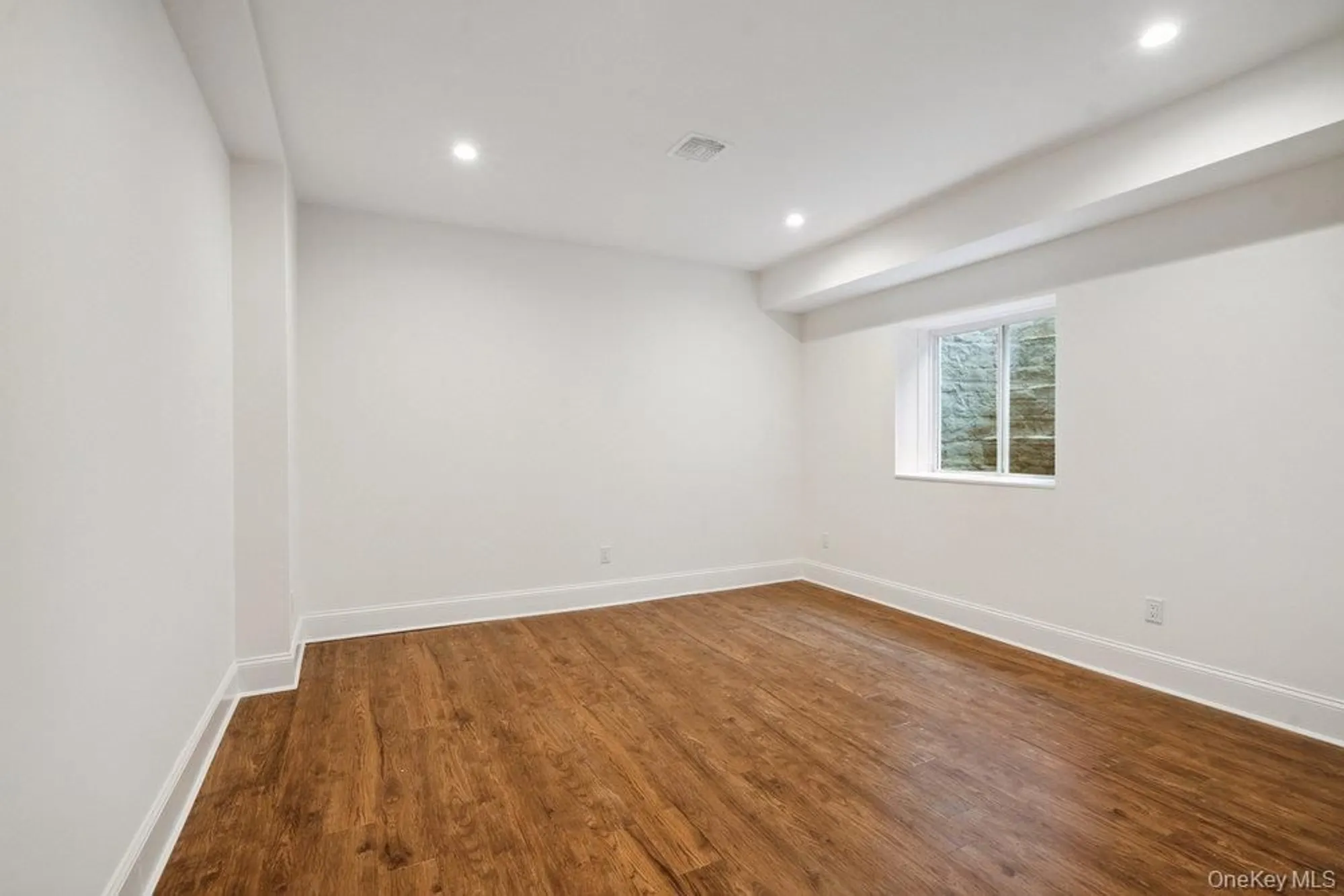 Property Slideshow image 38 of 46 | 46 plainview rd, Woodbury, NY, 11797