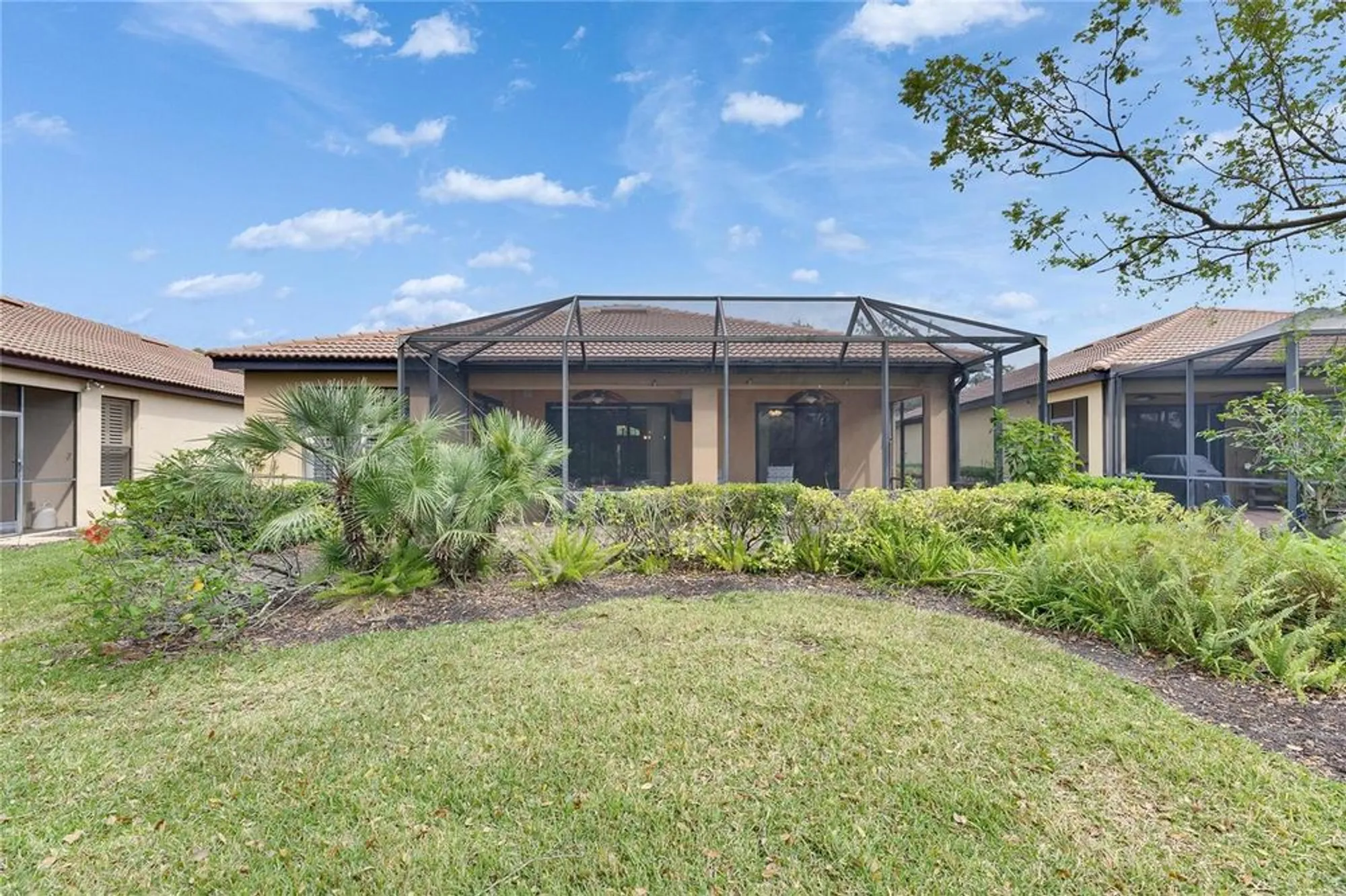 Property Slideshow image 57 of 97 | 144 silver falls dr, Apollo Beach, FL, 33572