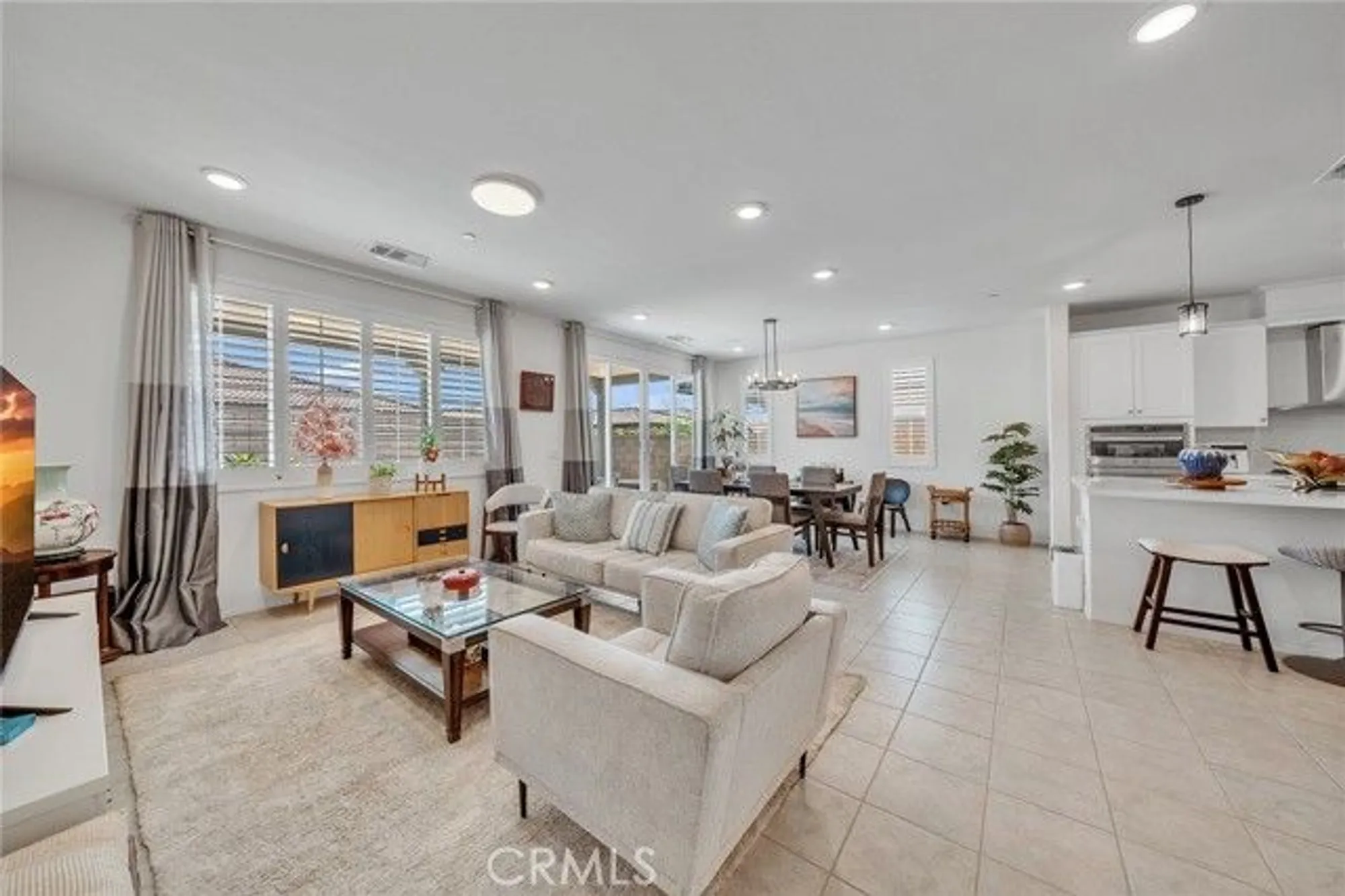 Property Slideshow image 16 of 40 | 4613 s amherst privado, Ontario, CA, 91761