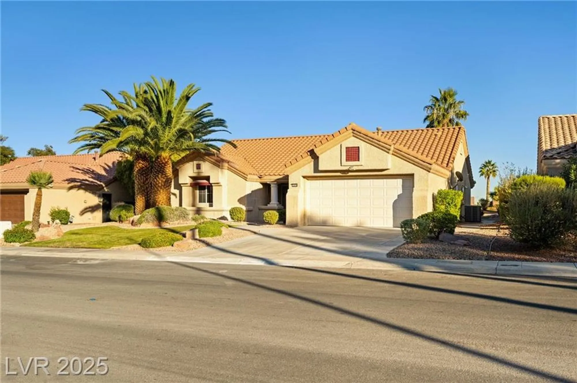 Property Slideshow image 40 of 44 | 2808 crown ridge dr, Las Vegas, NV, 89134