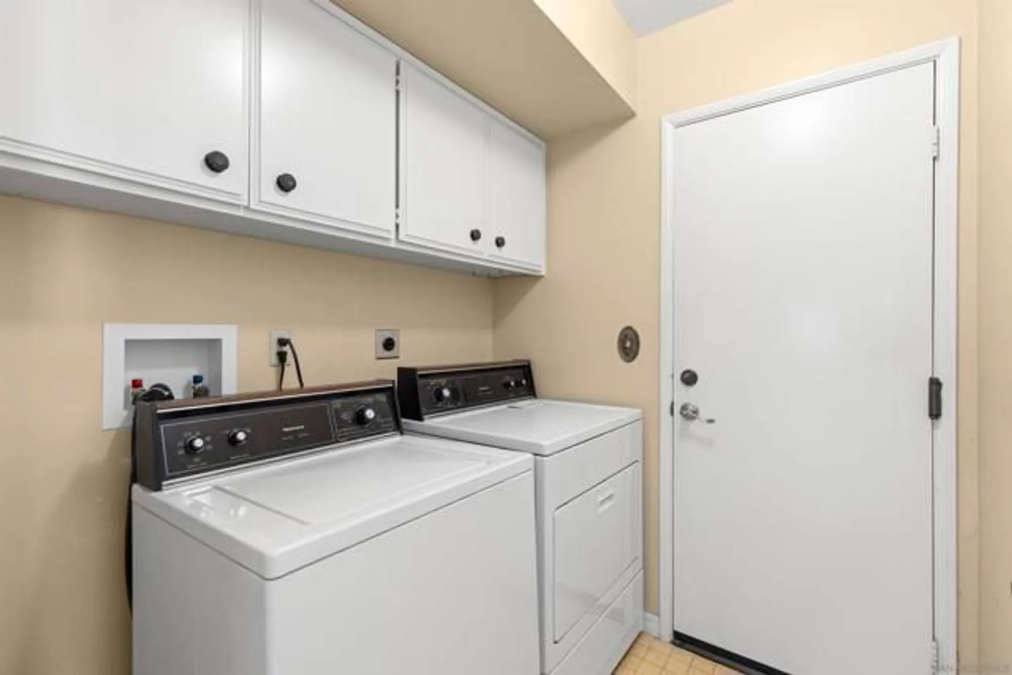 Property Slideshow image 24 of 38 | 13060 avenida marbella, San Diego, CA, 92128