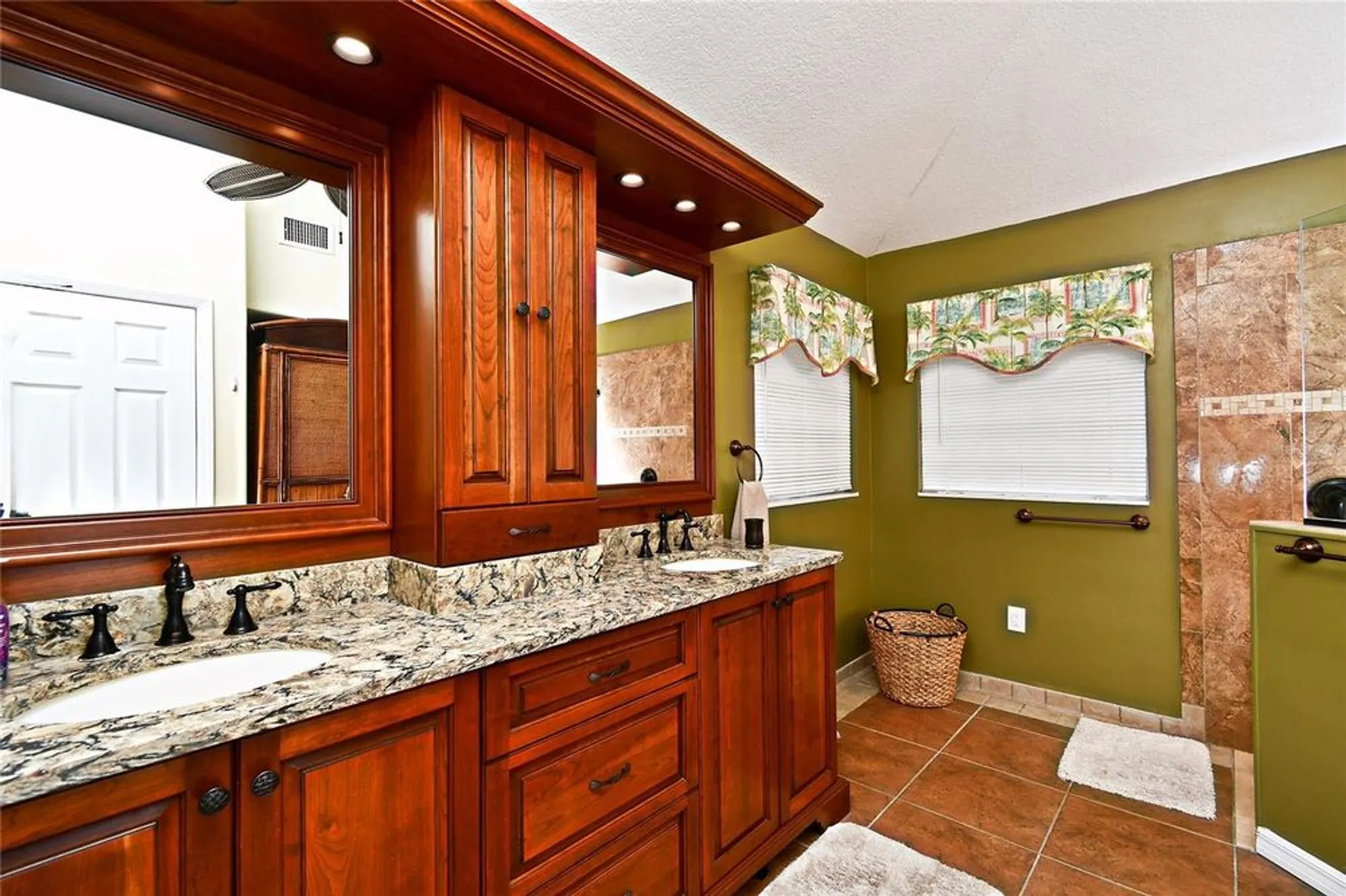 Property Slideshow image 14 of 32 | 3885 cape cole blvd, Punta Gorda, FL, 33955