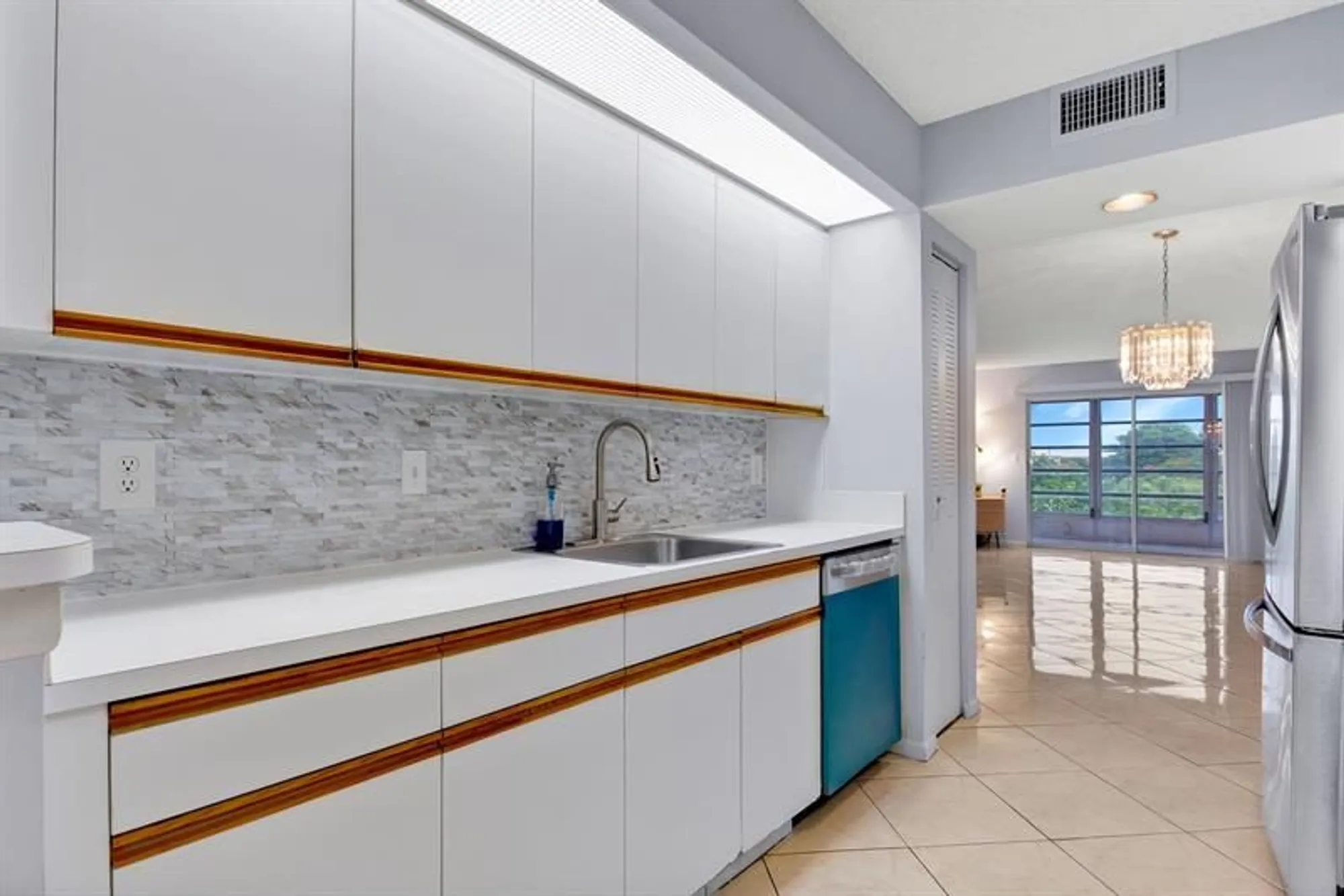 Property Slideshow image 6 of 33 | 1606 abaco dr e4, Coconut Creek, FL, 33066