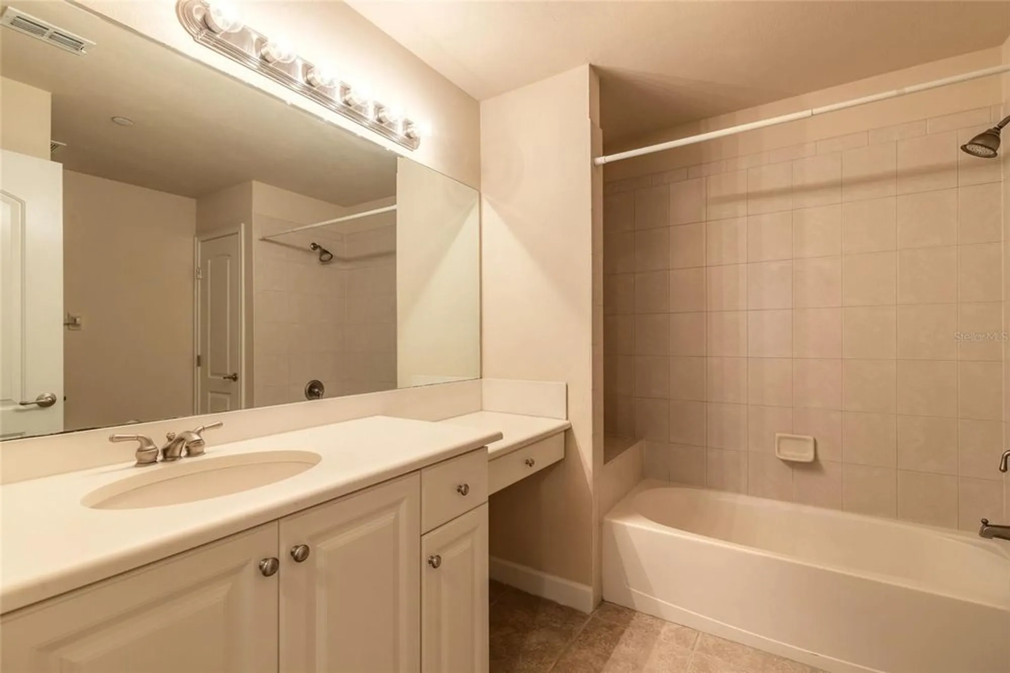 Property Slideshow image 29 of 55 | 424 luna bella ln 422, New Smyrna Beach, FL, 32168