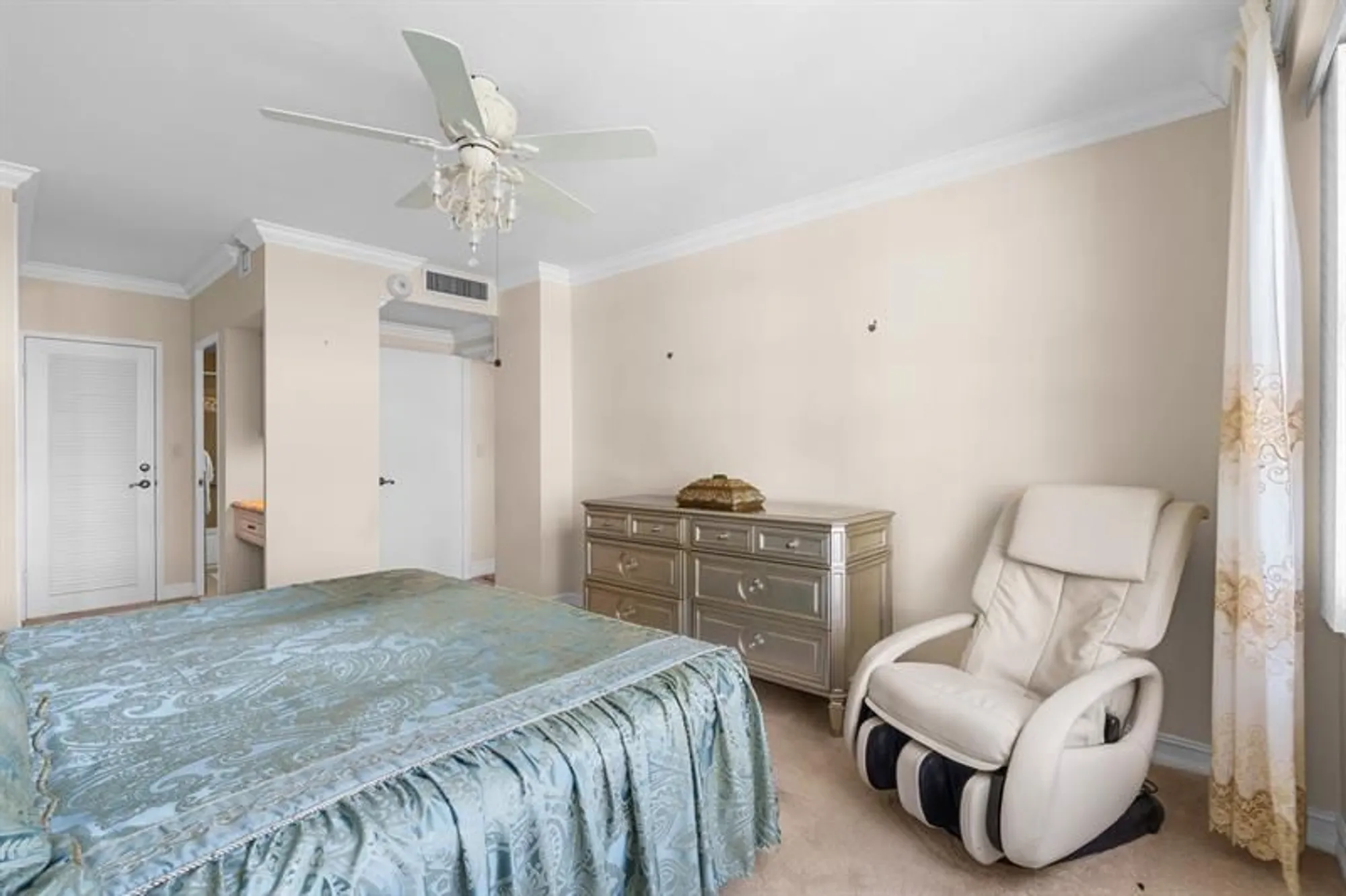 Property Slideshow image 29 of 48 | 3333 ne 34th st 810, Fort Lauderdale, FL, 33308