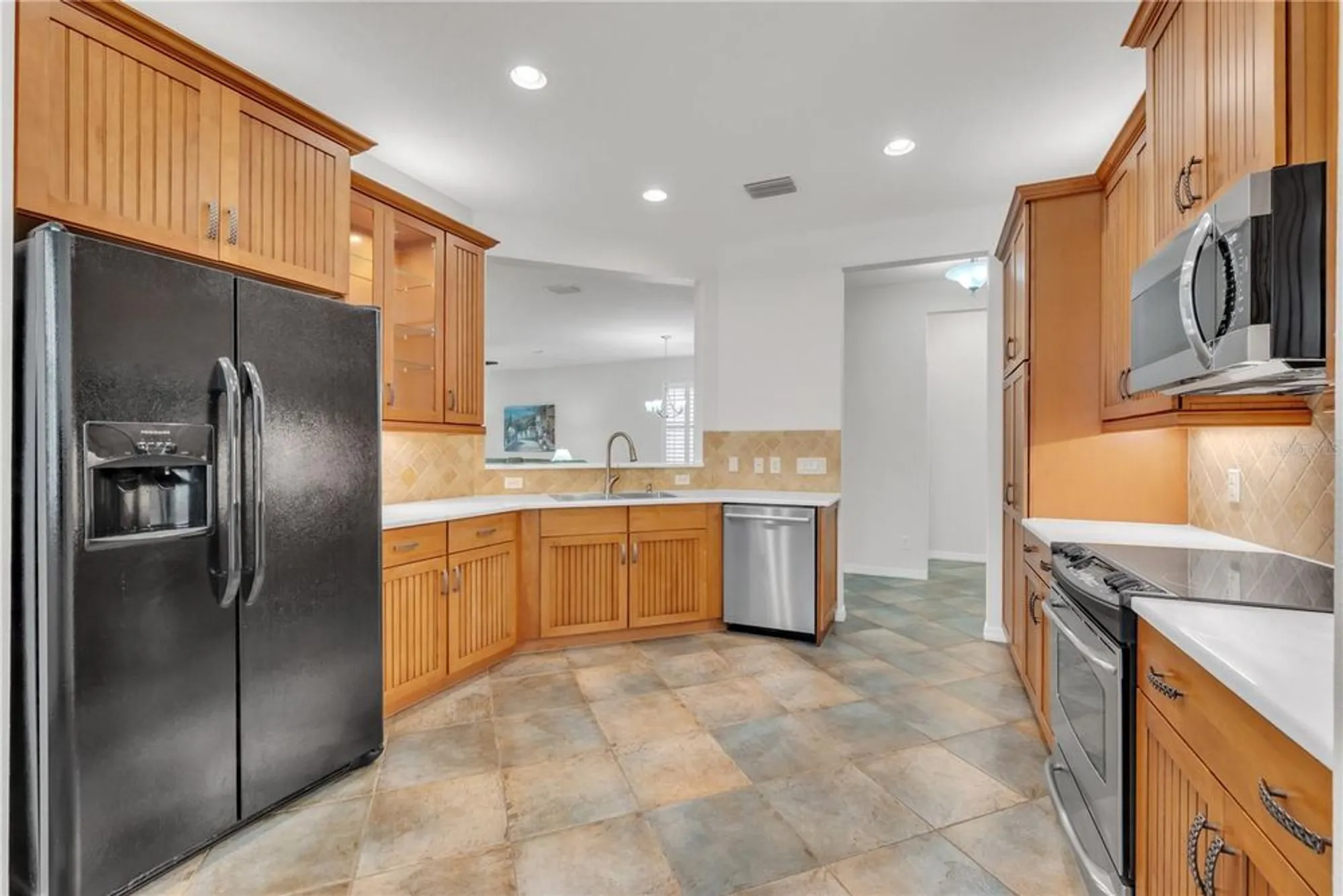 Property Slideshow image 13 of 44 | 15852 cobble mill dr, Wimauma, FL, 33598