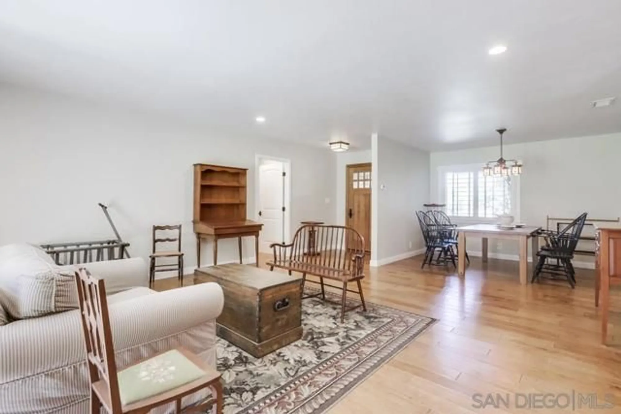 Property Slideshow image 20 of 44 | 1454 la plaza dr, San Marcos, CA, 92078