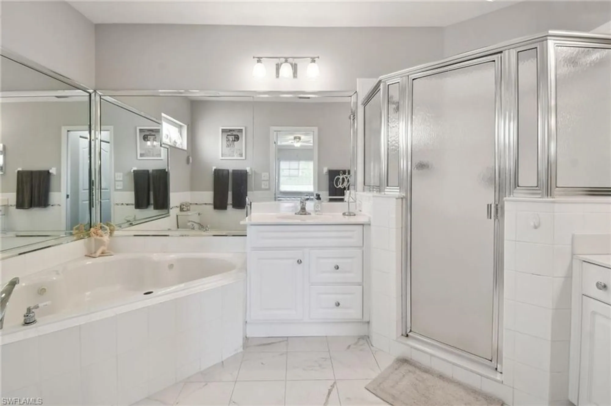 Property Slideshow image 35 of 46 | 9165 michael cir 1002, Naples, FL, 34113