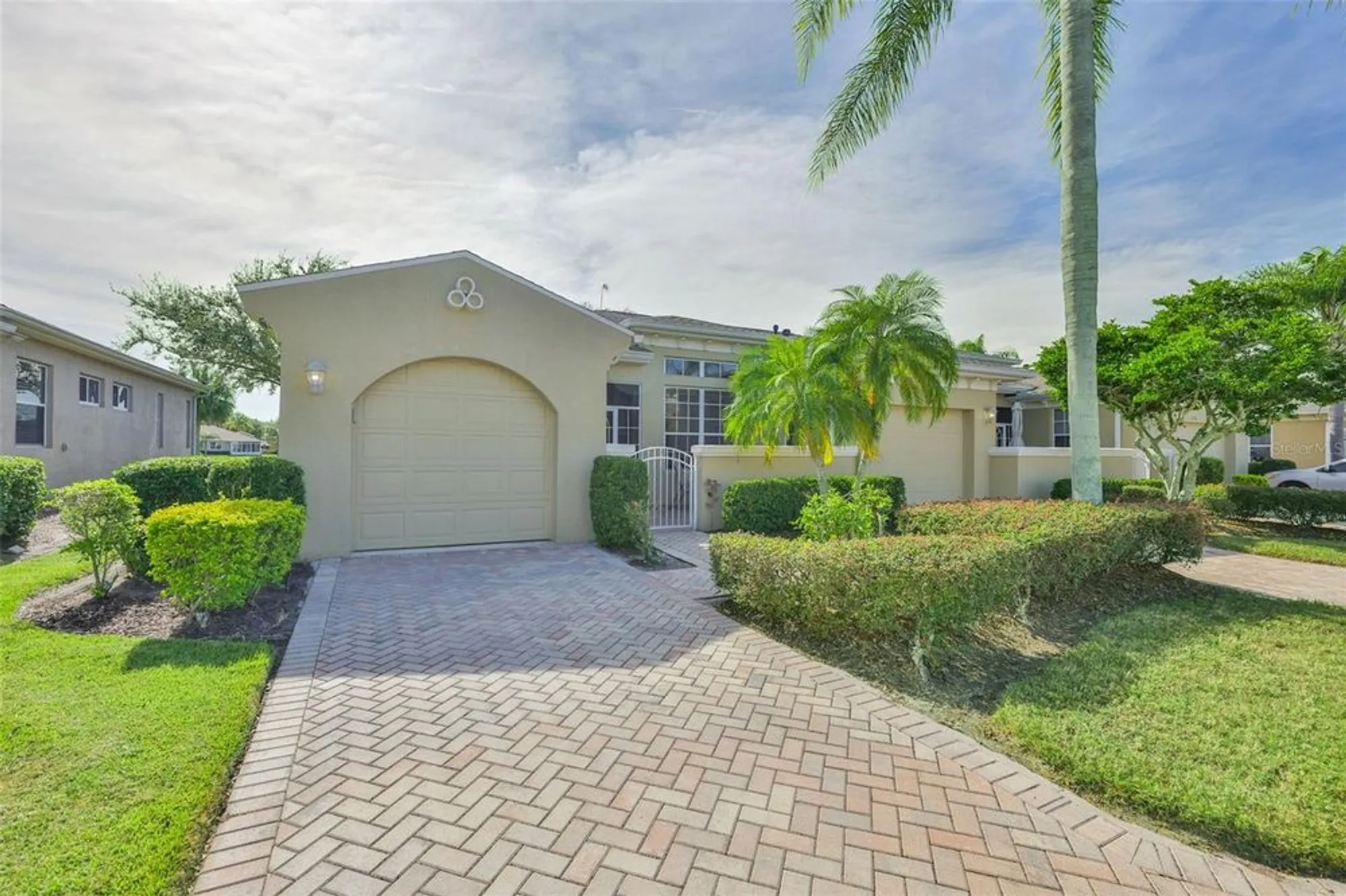 Property Slideshow image 4 of 95 | 2432 kensington greens dr # 15, Sun City Center, FL, 33573