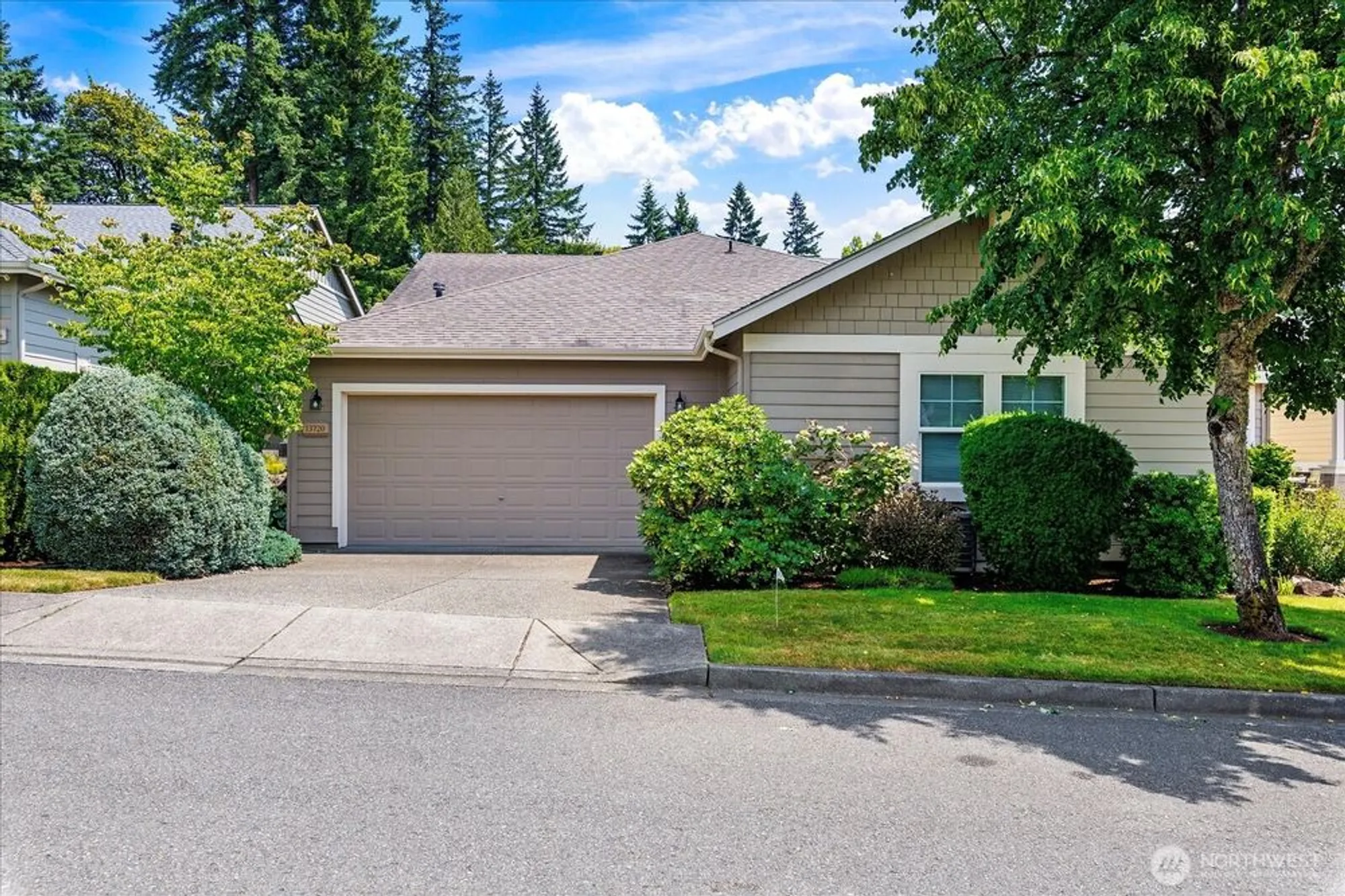 Property Slideshow image 3 of 32 | 13720 231st ln, Redmond, WA, 98053