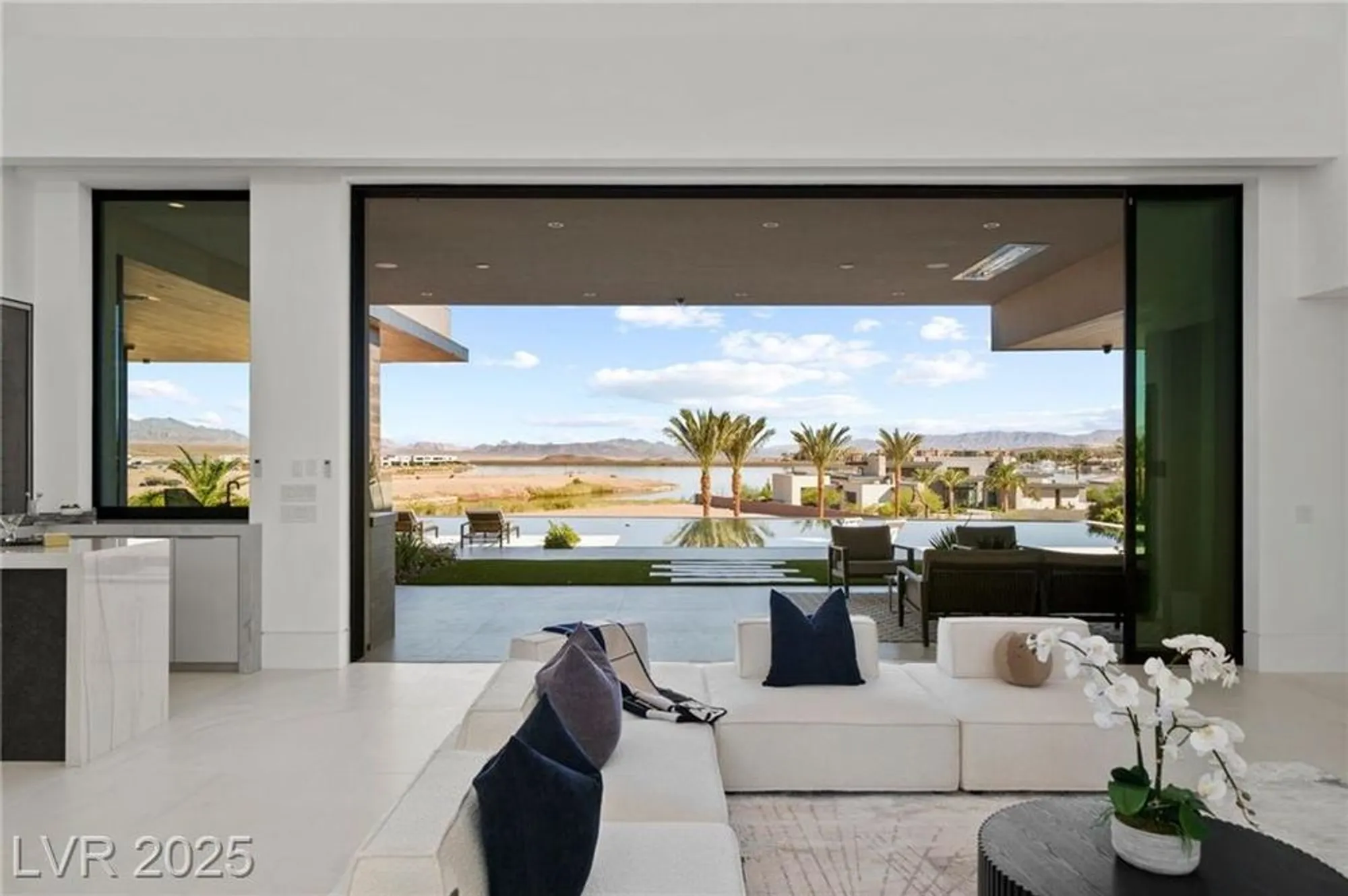 Property Slideshow image 17 of 99 | 12 rainbow point pl, Henderson, NV, 89011