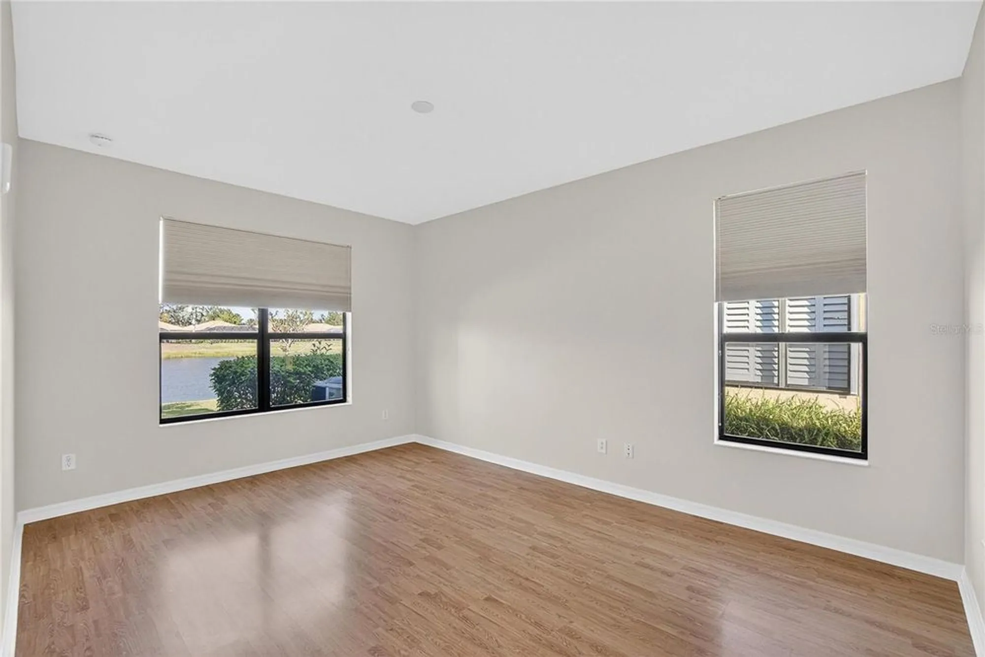 Property Slideshow image 29 of 76 | 331 cedar falls dr, Apollo Beach, FL, 33572