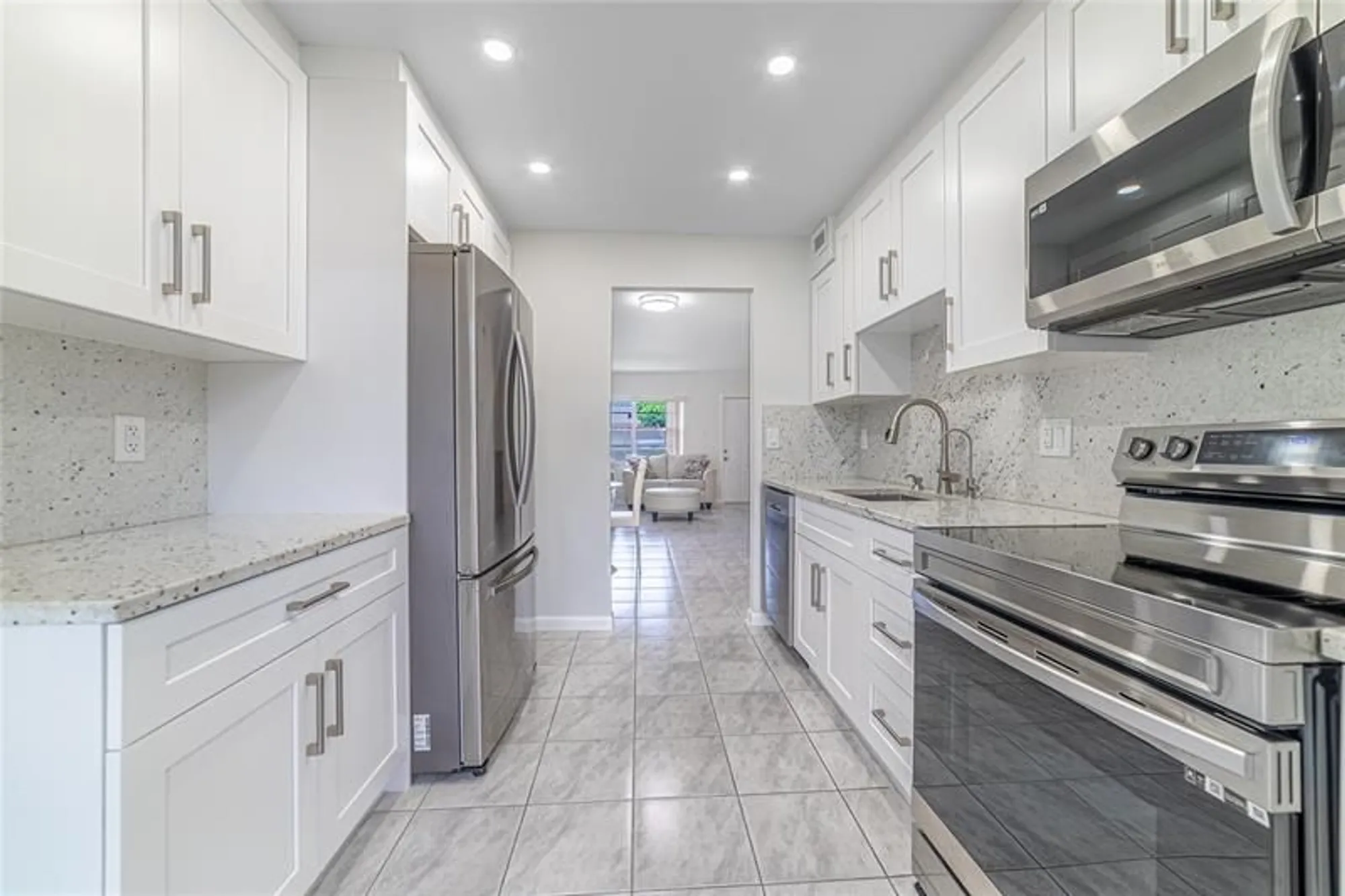 Property Slideshow image 2 of 30 | 600 nw 80th ave apt 105, Margate, FL, 33063